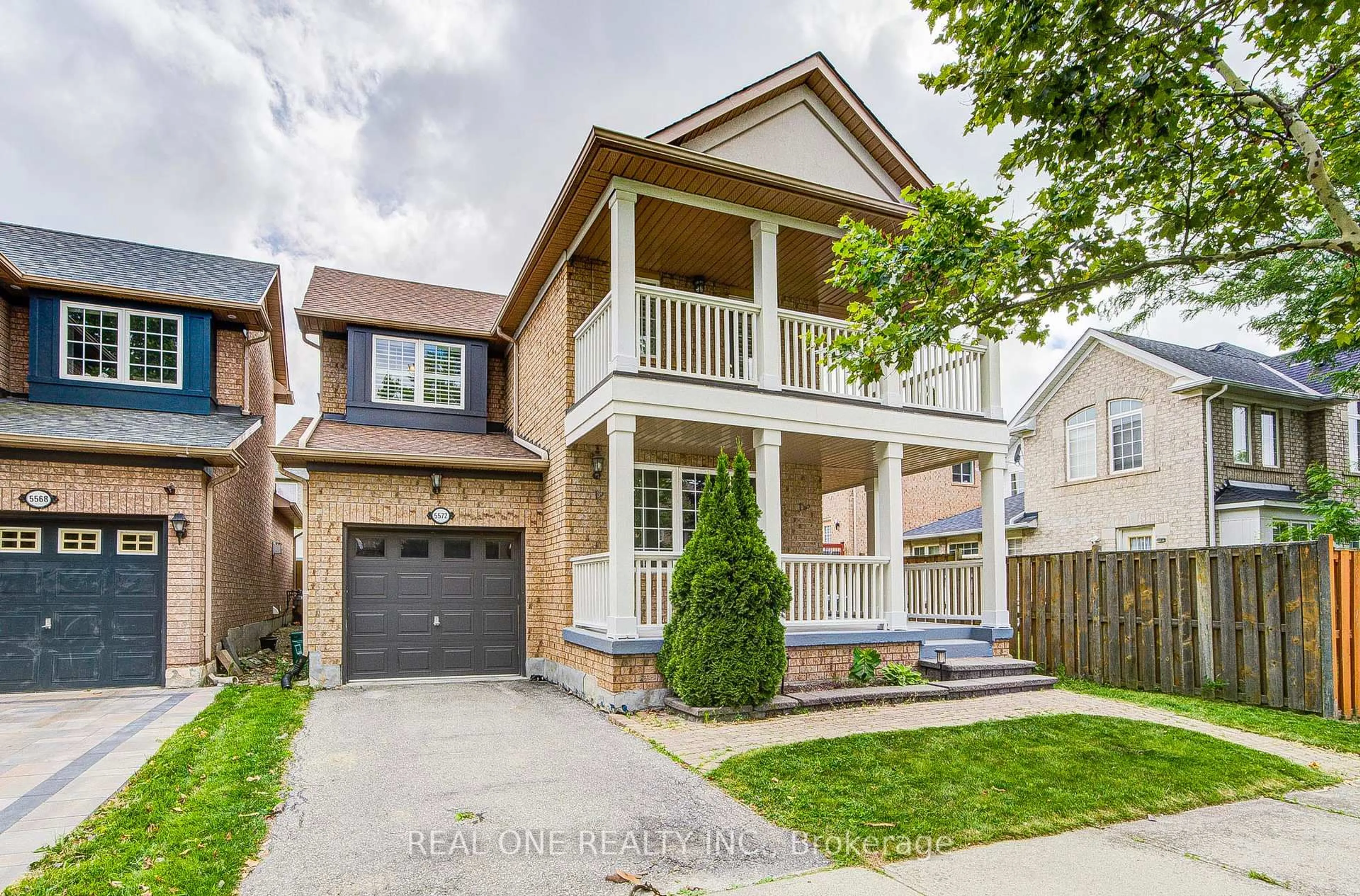 Home with brick exterior material, street for 5572 Capri Gate, Mississauga Ontario L5M 6M4