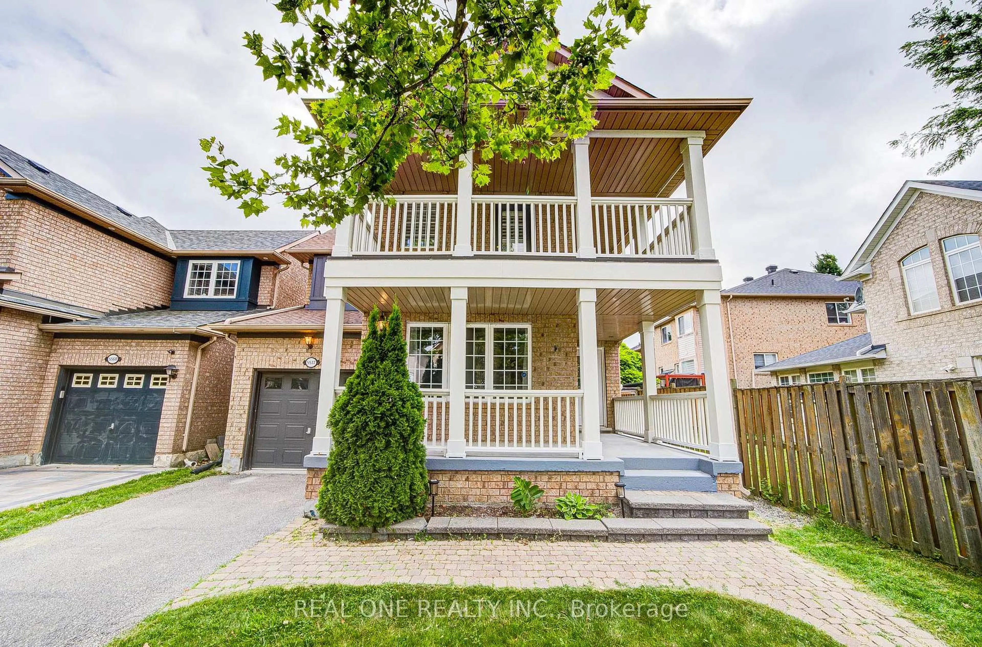 Home with brick exterior material, street for 5572 Capri Gate, Mississauga Ontario L5M 6M4