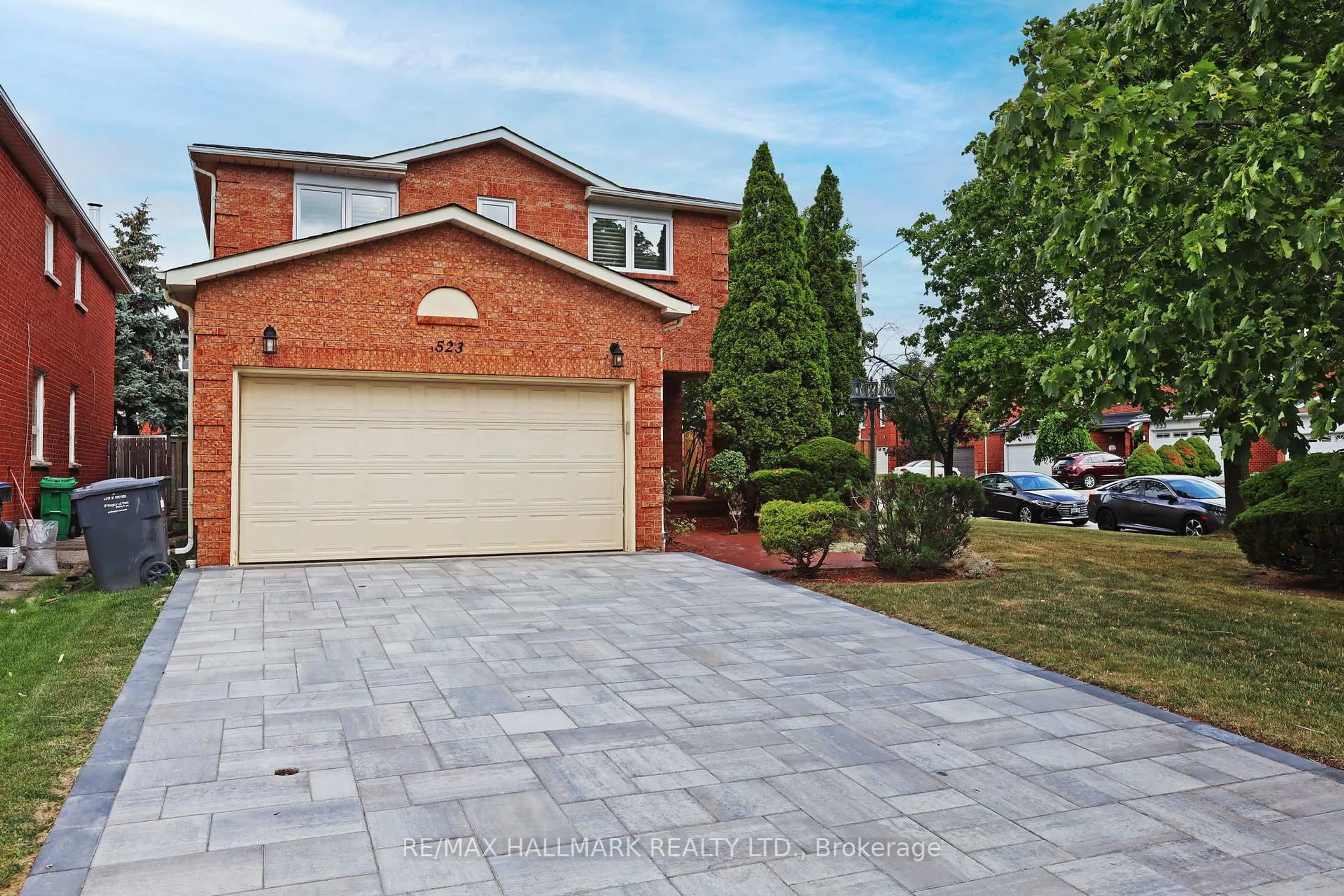Home with brick exterior material, street for 523 Petawawa Cres, Mississauga Ontario L4Z 2N4