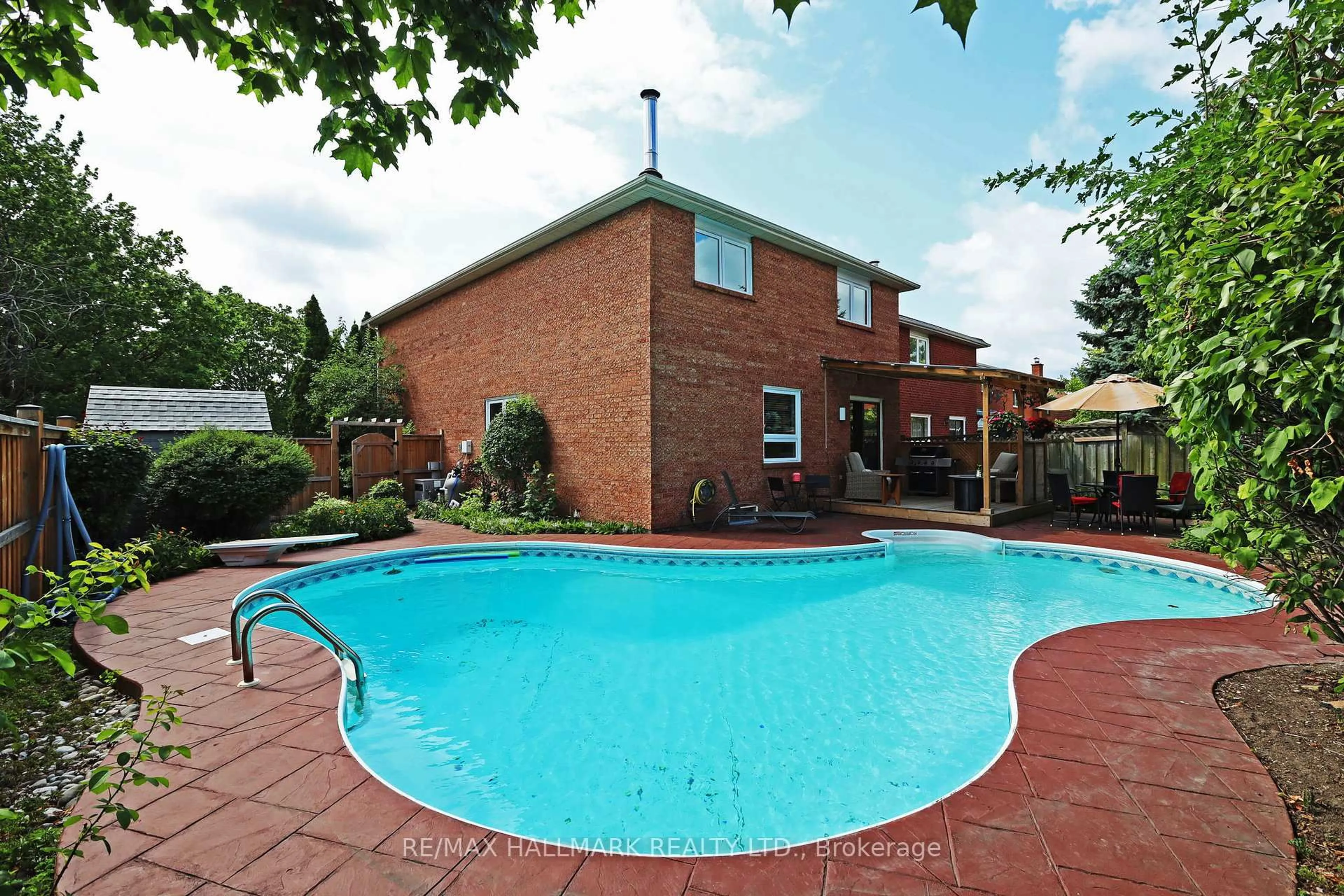 Pool for 523 Petawawa Cres, Mississauga Ontario L4Z 2N4