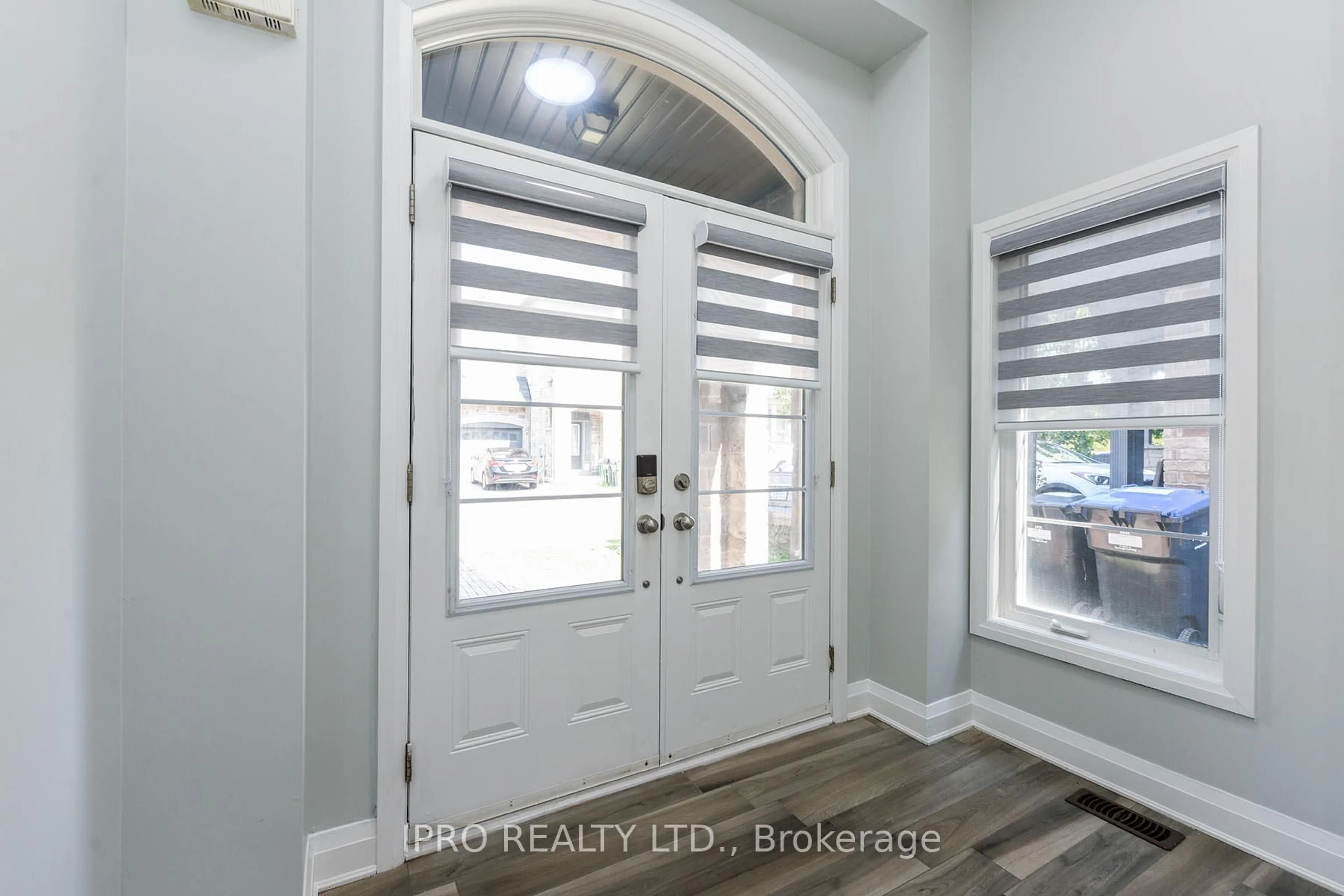 Indoor entryway for 66 Gammon Cres, Brampton Ontario L6Y 6B7