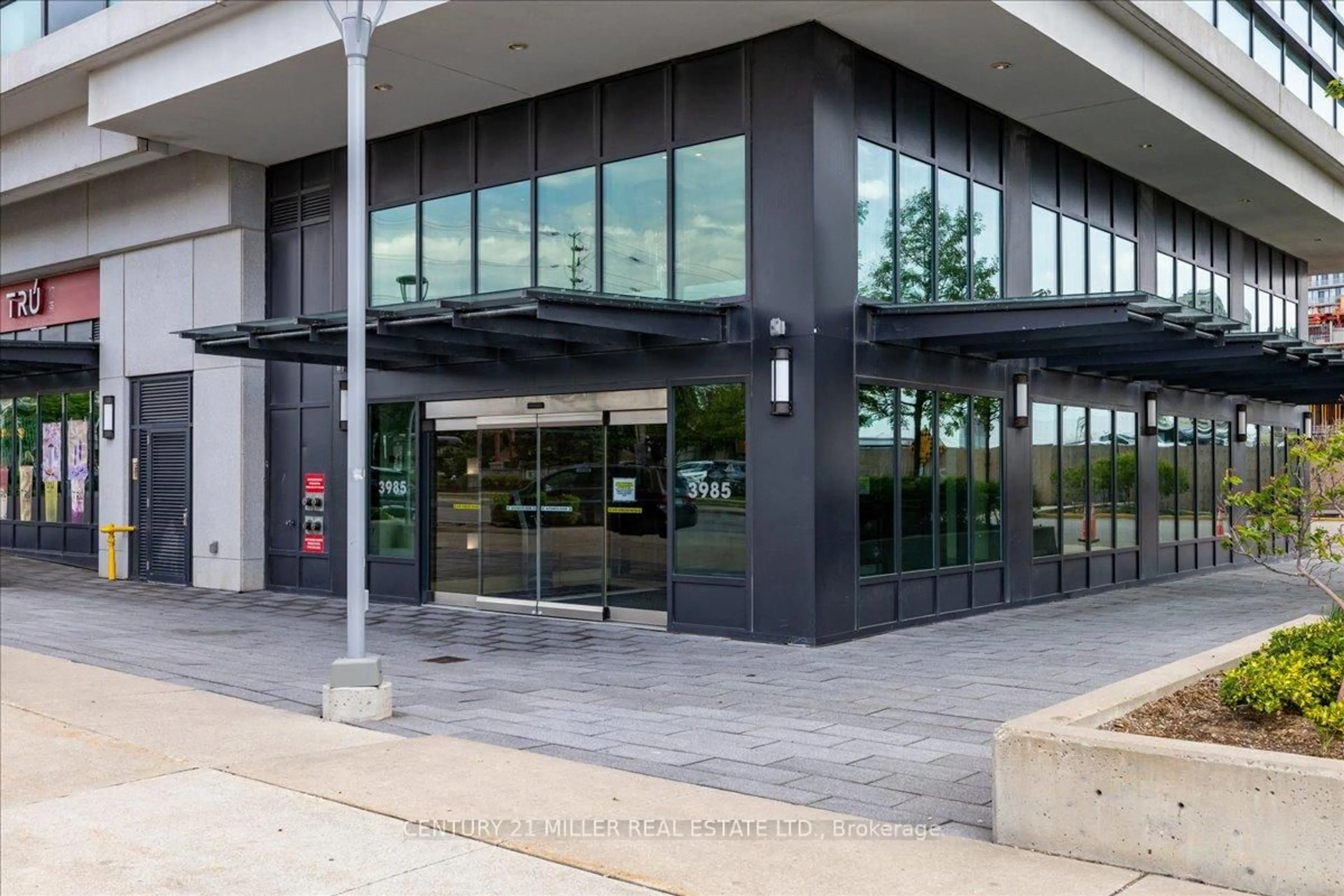 Indoor foyer for 3985 Grand Park Dr #2209, Mississauga Ontario L5B 0H8