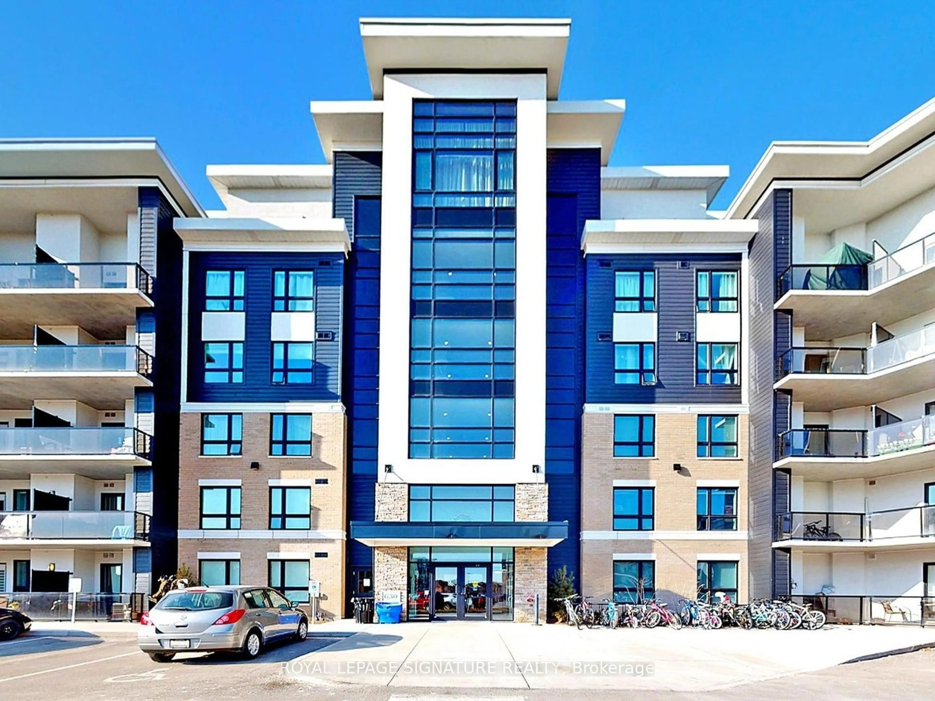 Indoor foyer for 630 Sauve St #215, Milton Ontario L9T 9A6