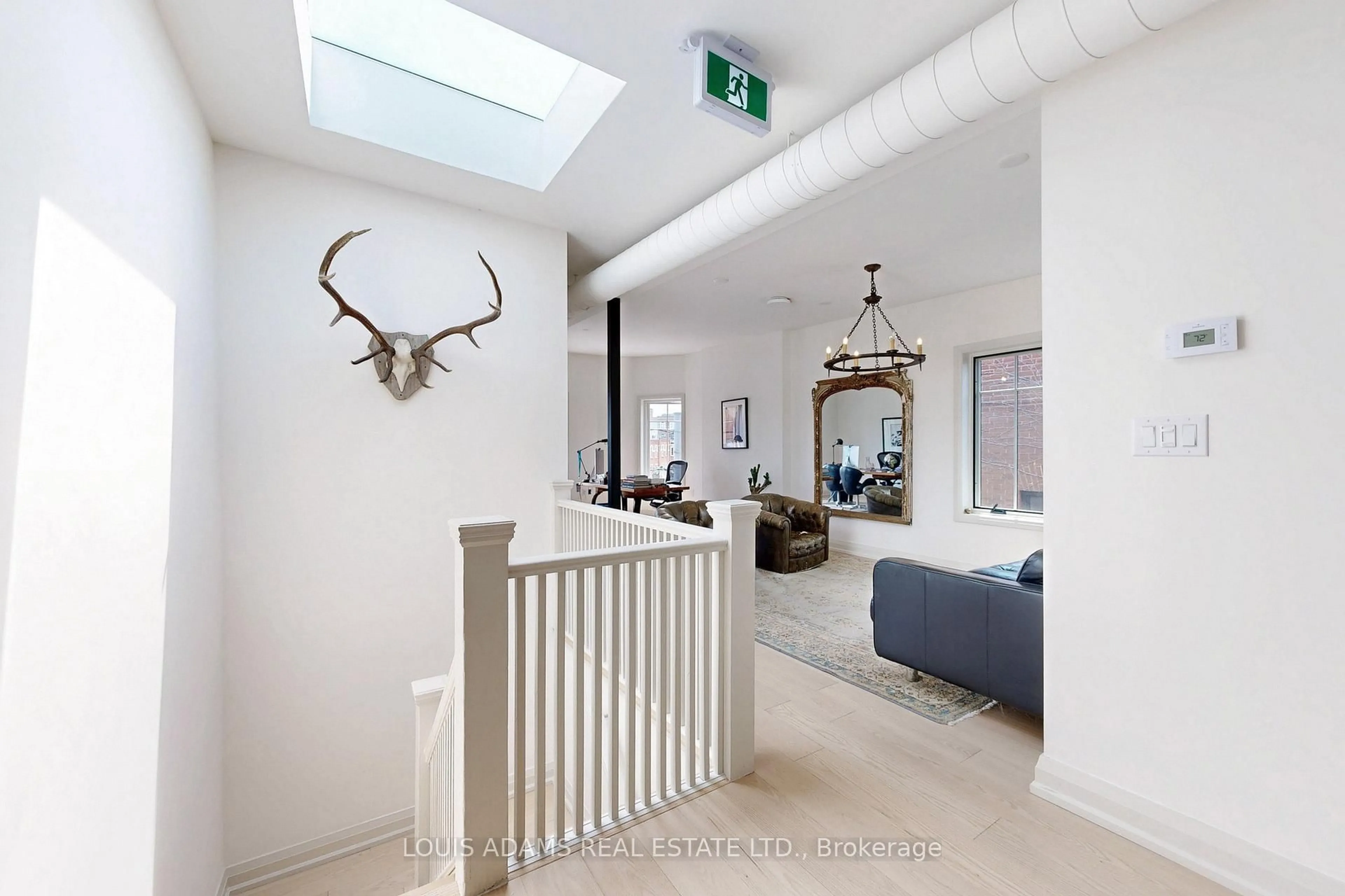 Indoor foyer for 2215 Dundas St, Toronto Ontario M6R 1X6