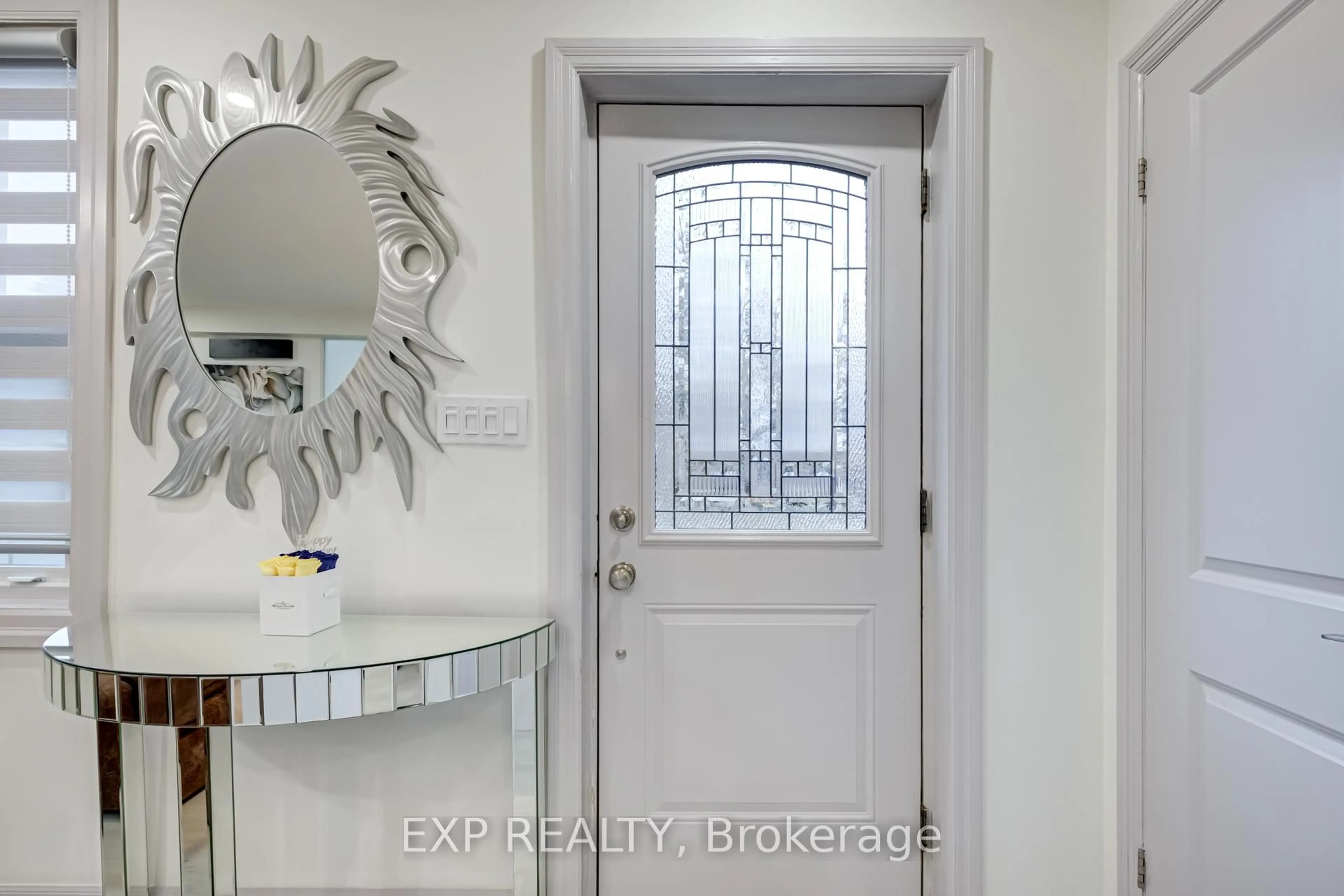 Indoor entryway for 19 Albani St, Toronto Ontario M8V 1X3