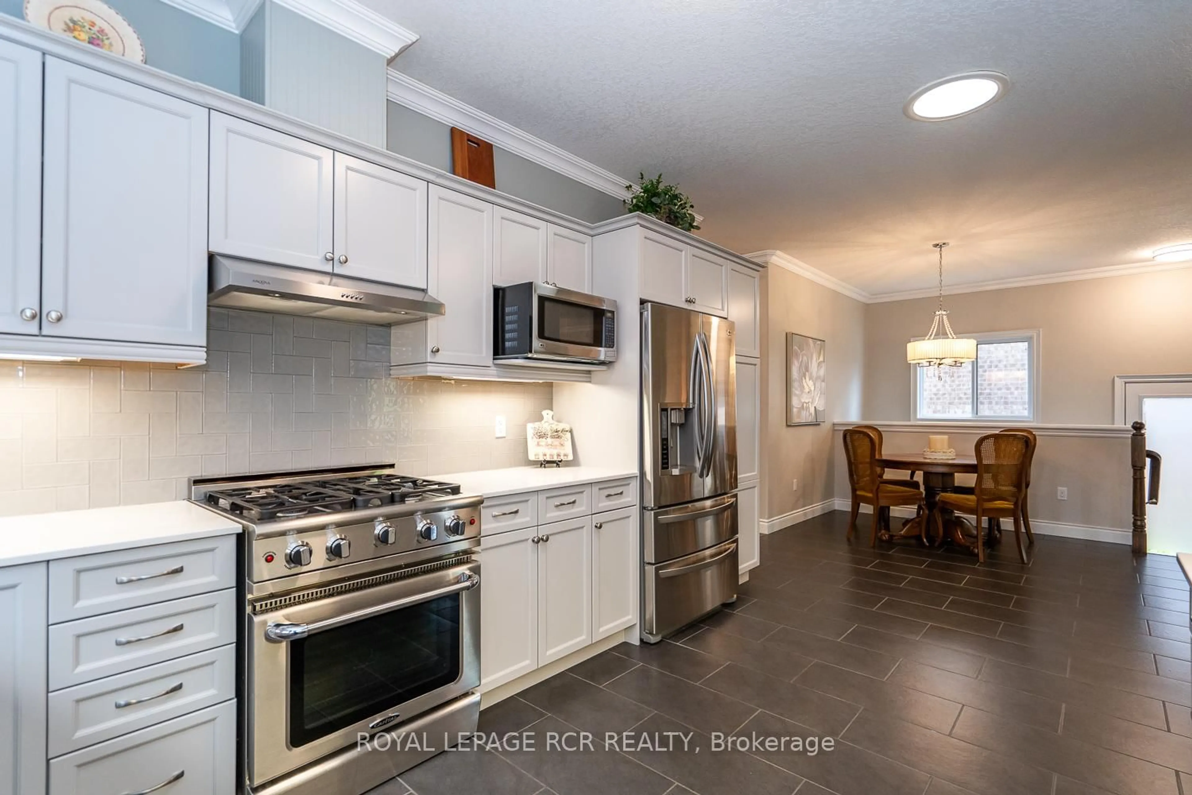 Open concept kitchen, ceramic/tile floor for 39 Dinnick Cres, Orangeville Ontario L9W 0B7