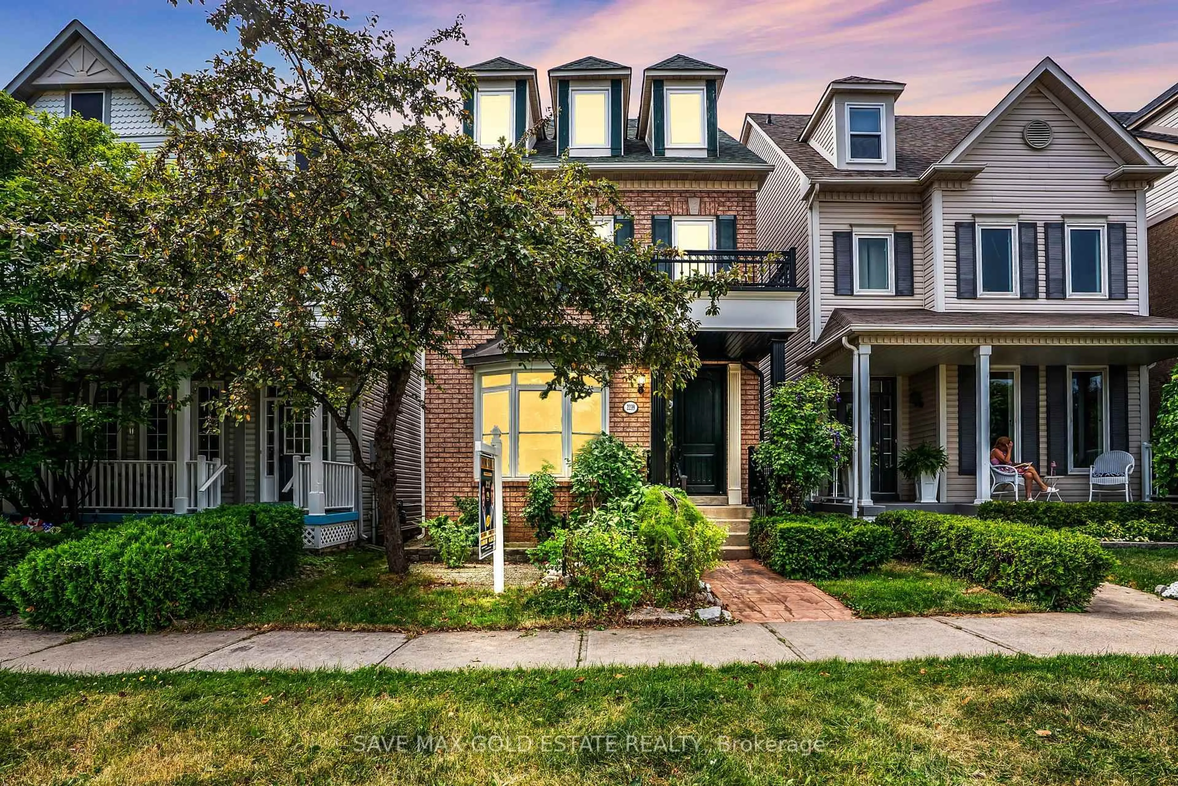 Home with brick exterior material, street for 2259 Meadowland Dr, Oakville Ontario L6H 6H3