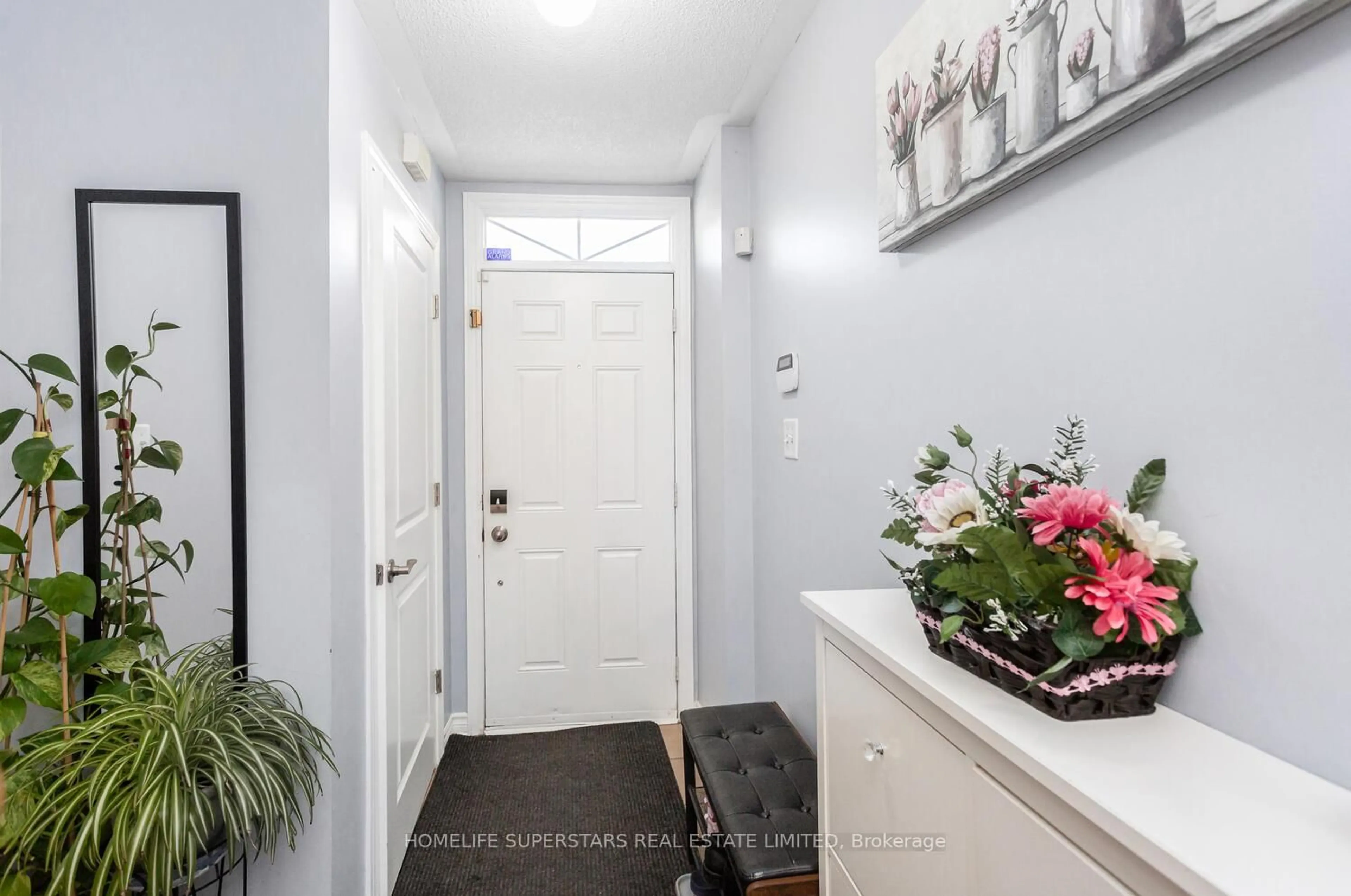 Indoor entryway for 22 Lambrinos Lane, Toronto Ontario M3N 0A1