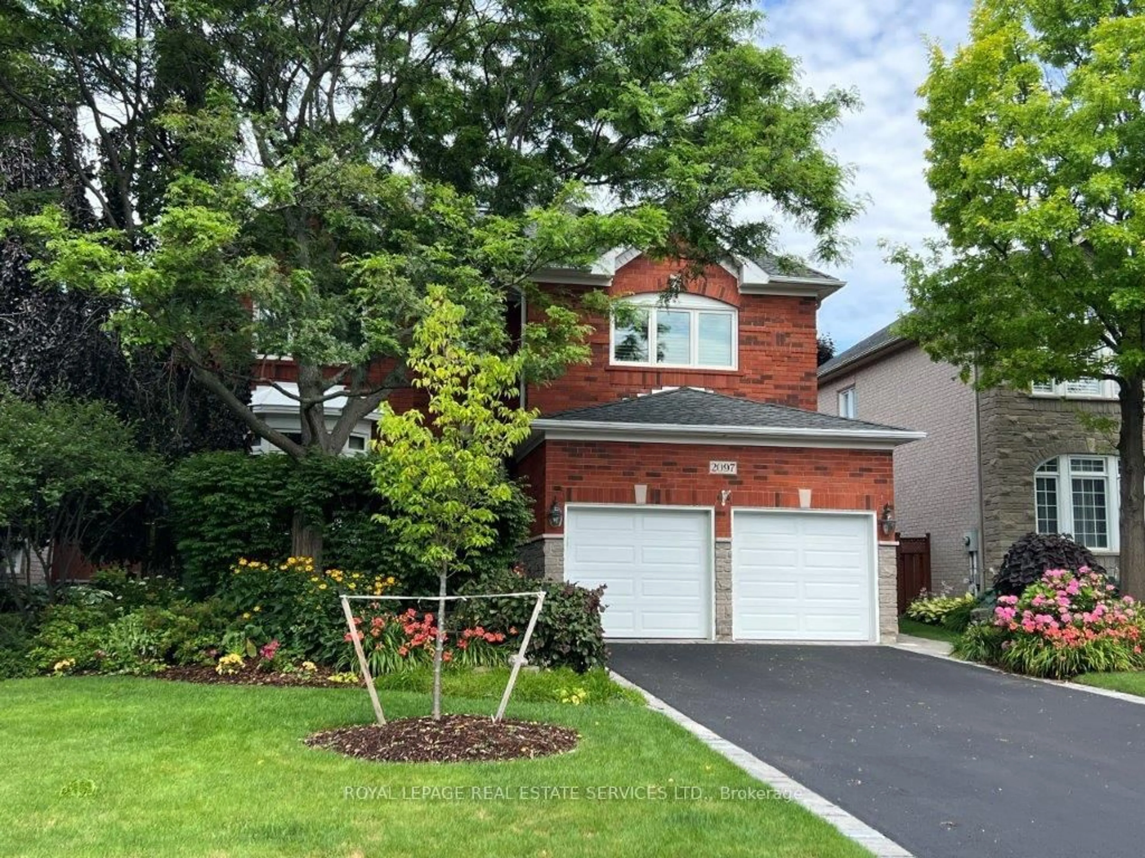 Home with brick exterior material, street for 2097 ARBOURVIEW Dr, Oakville Ontario L6M 3P3