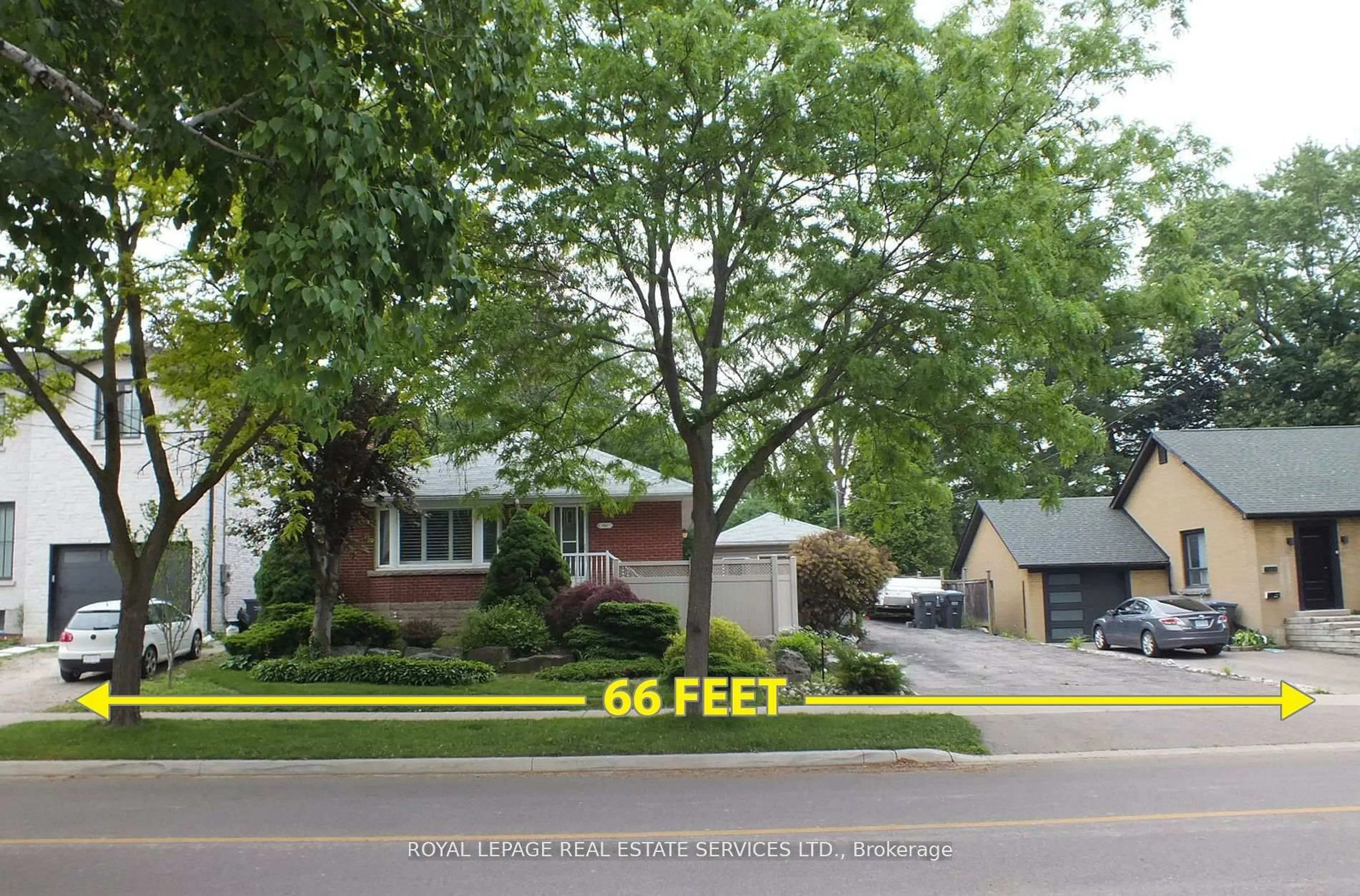Blurry image for 1361 Kenmuir Ave, Mississauga Ontario L5G 4B3