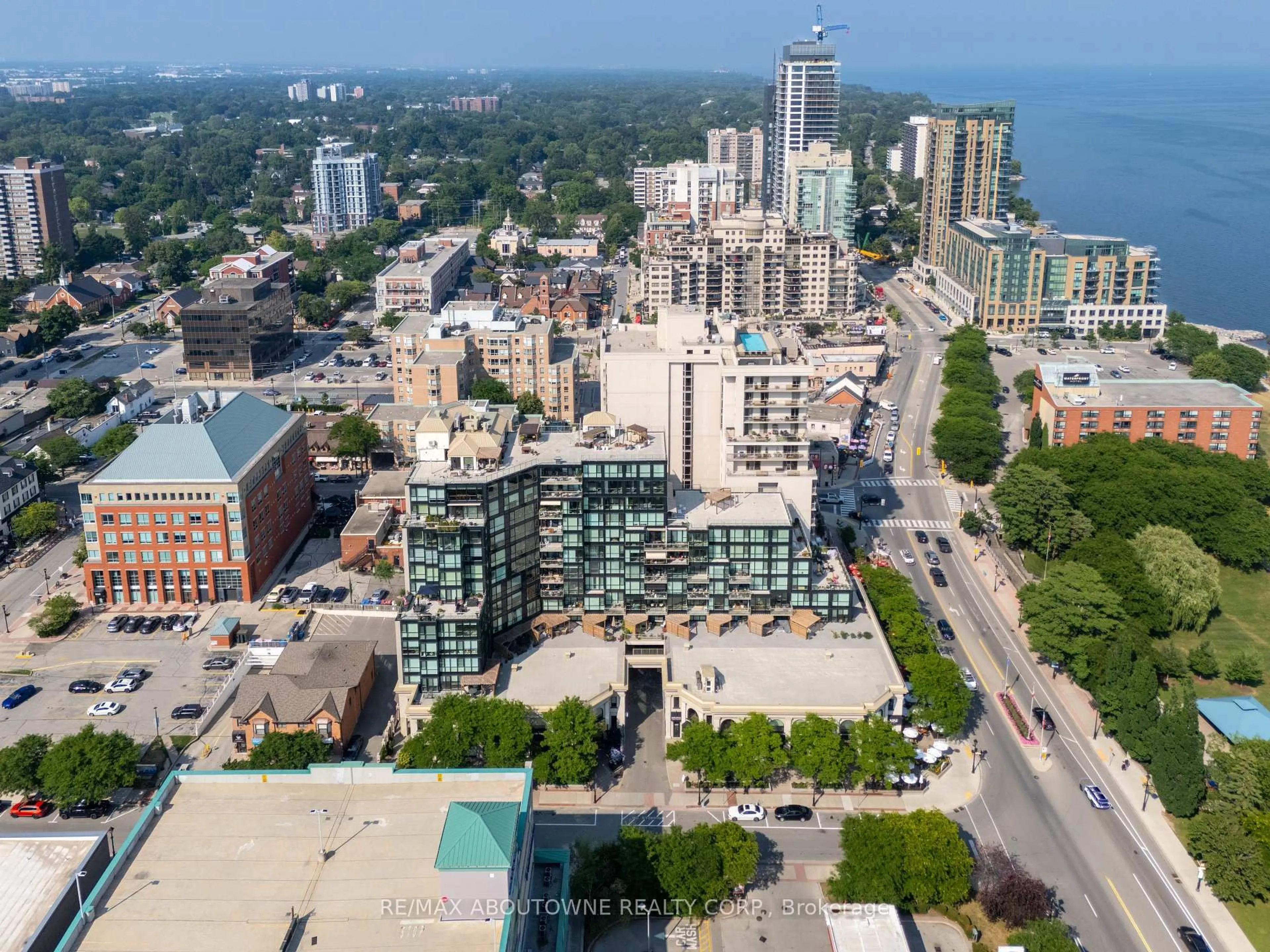 A pic from outside/outdoor area/front of a property/back of a property/a pic from drone, city buildings view from balcony for 415 Locust St #1103, Burlington Ontario L7S 2J2