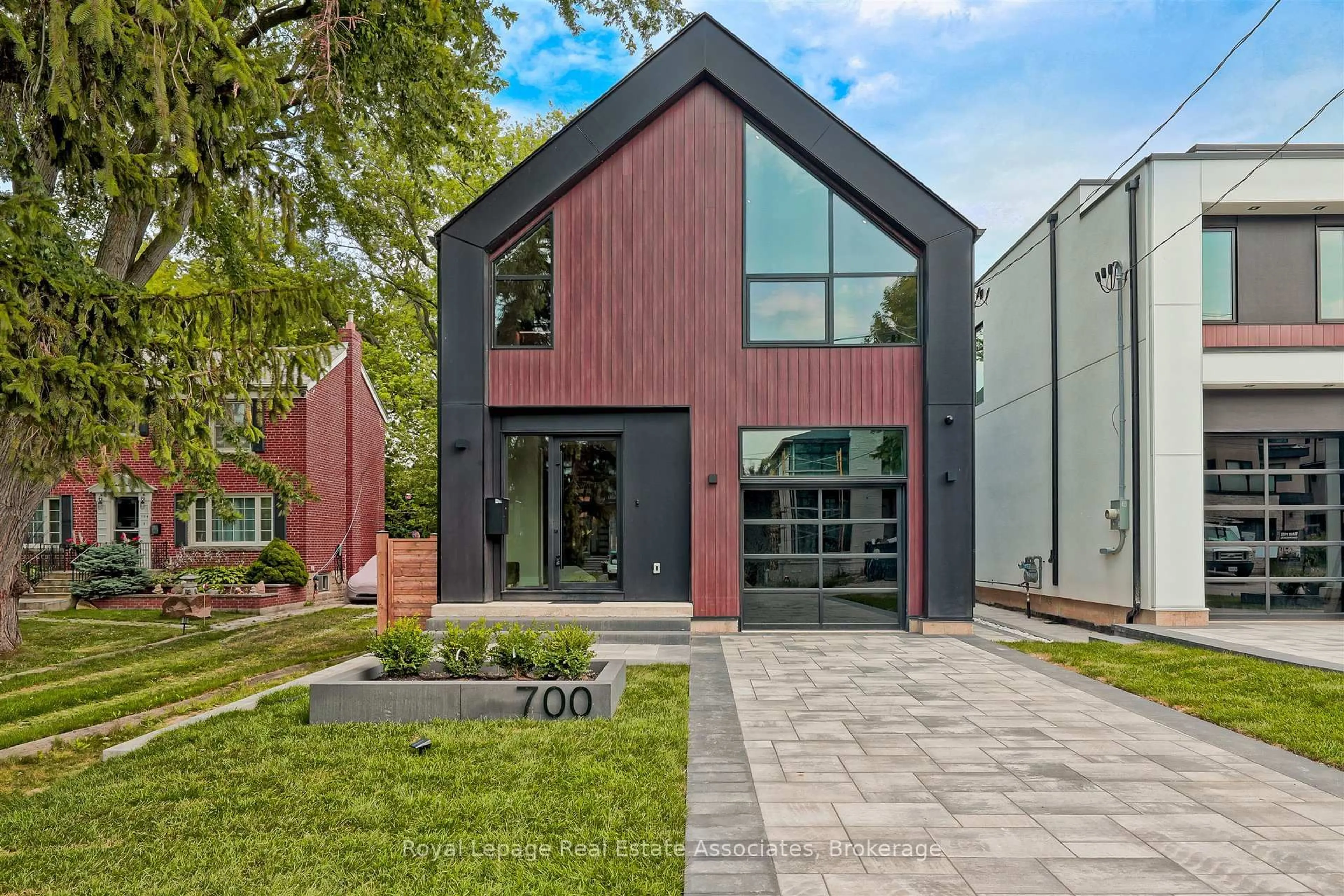 Home with brick exterior material, street for 700 Montbeck Cres, Mississauga Ontario L5G 1P3