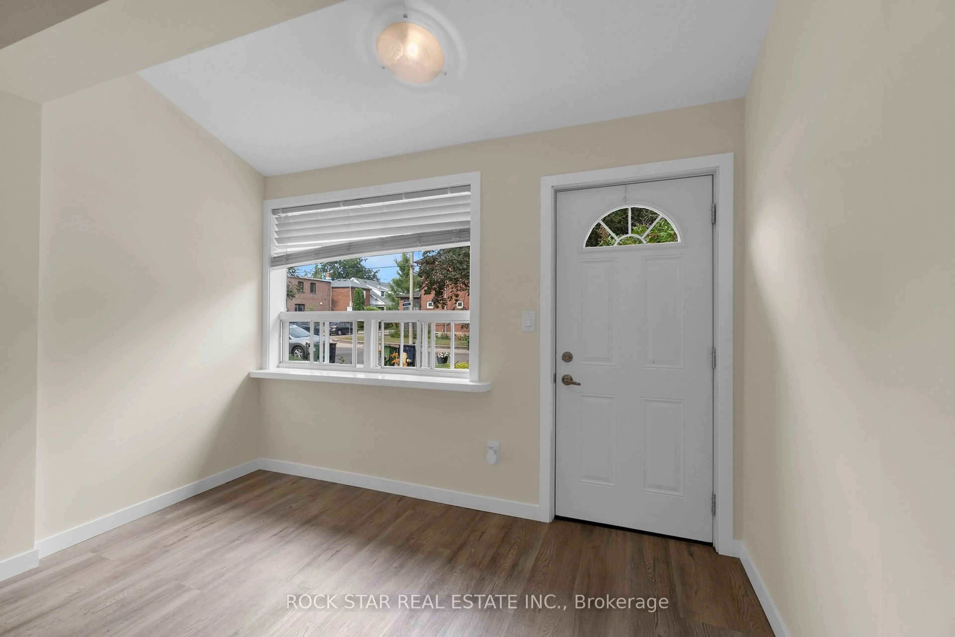 Indoor entryway for 66 Watson Ave, Toronto Ontario M6S 4E1
