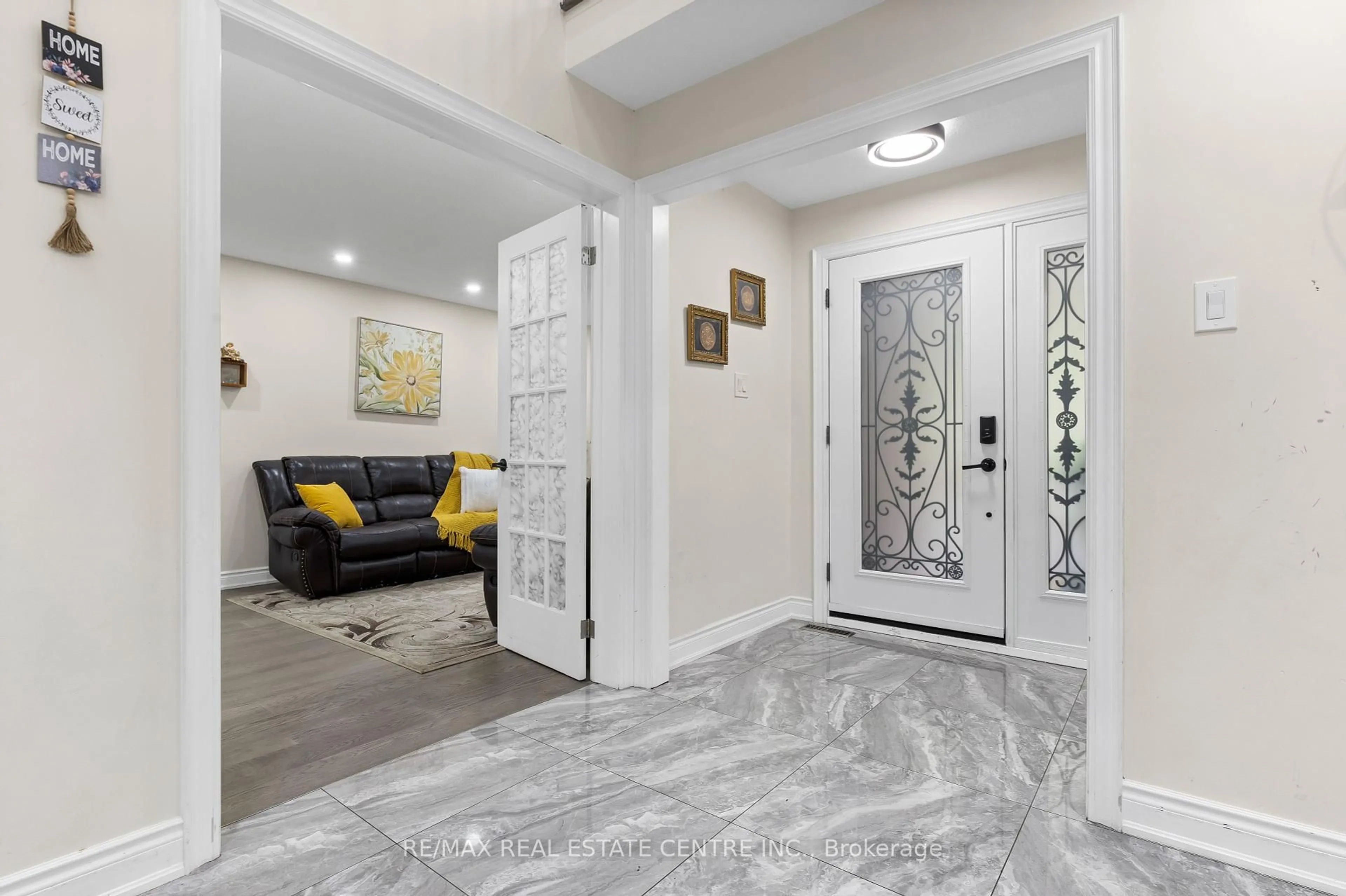 Indoor entryway for 82 Flowertown Ave, Brampton Ontario L6X 2K7