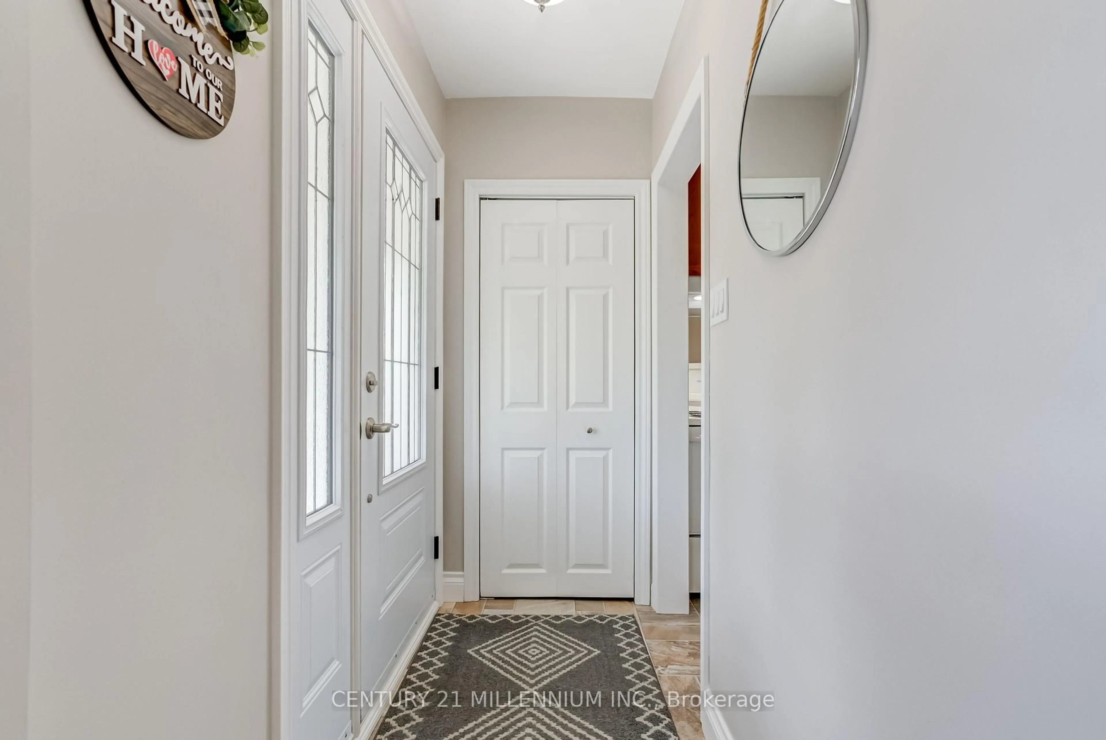 Indoor entryway for 44 Sanford Cres, Brampton Ontario L6X 2C3