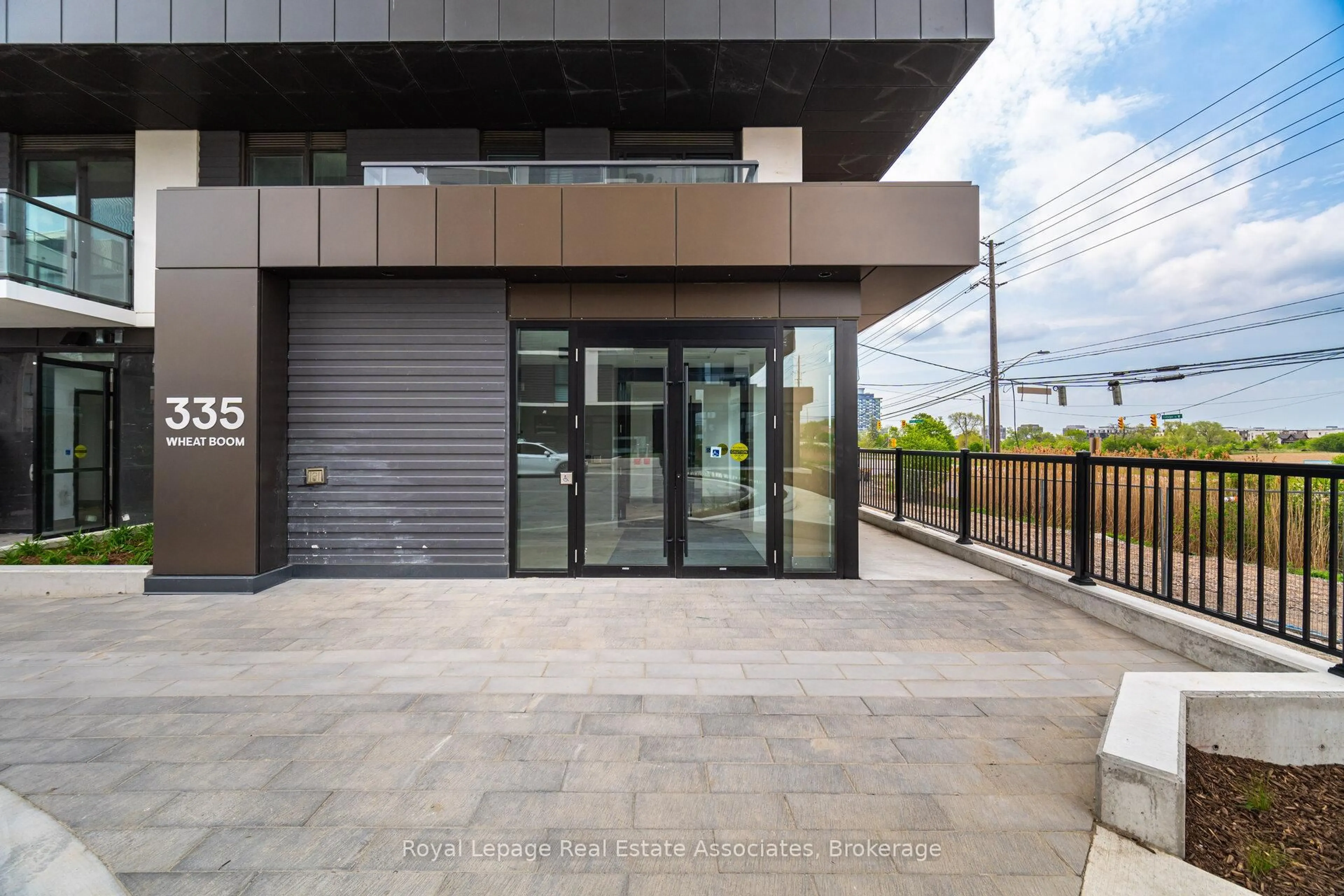 Patio, street for 335 Wheat Boom Dr #406, Oakville Ontario L6H 7Y1