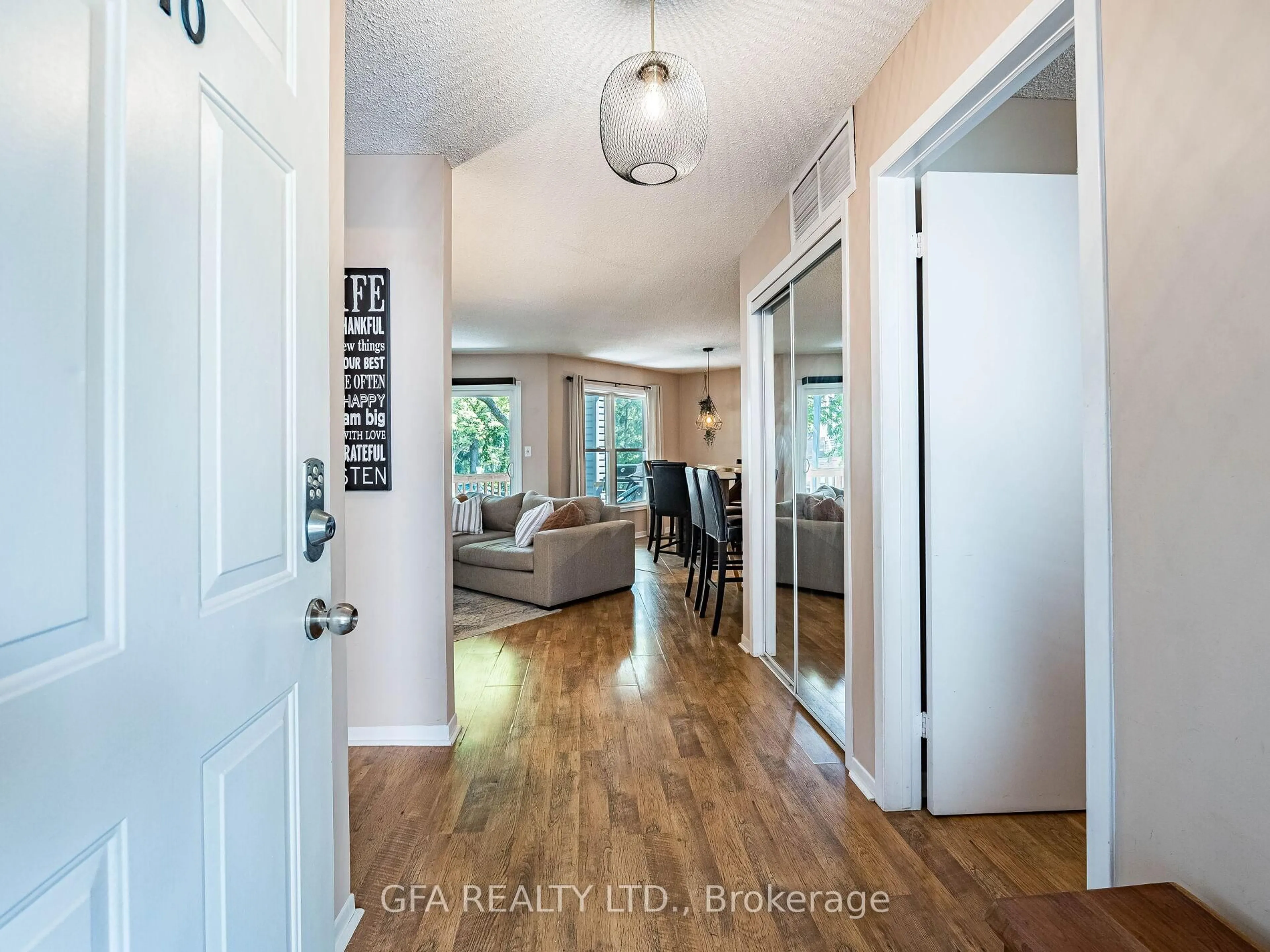 Indoor entryway for 1220 Thorpe Rd #210, Burlington Ontario L7S 2H5