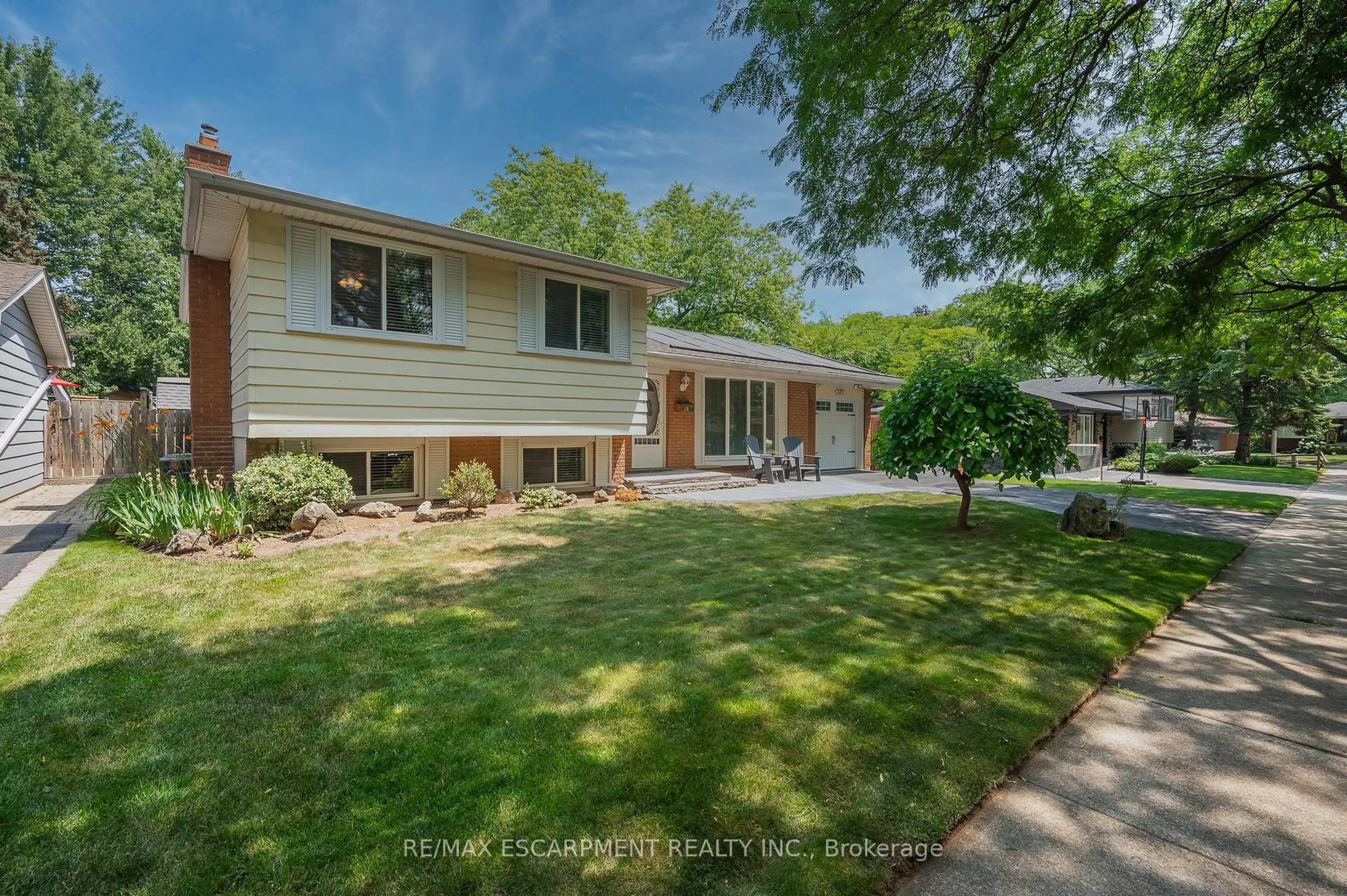 Unknown for 577 Louise Dr, Burlington Ontario L7L 2T8