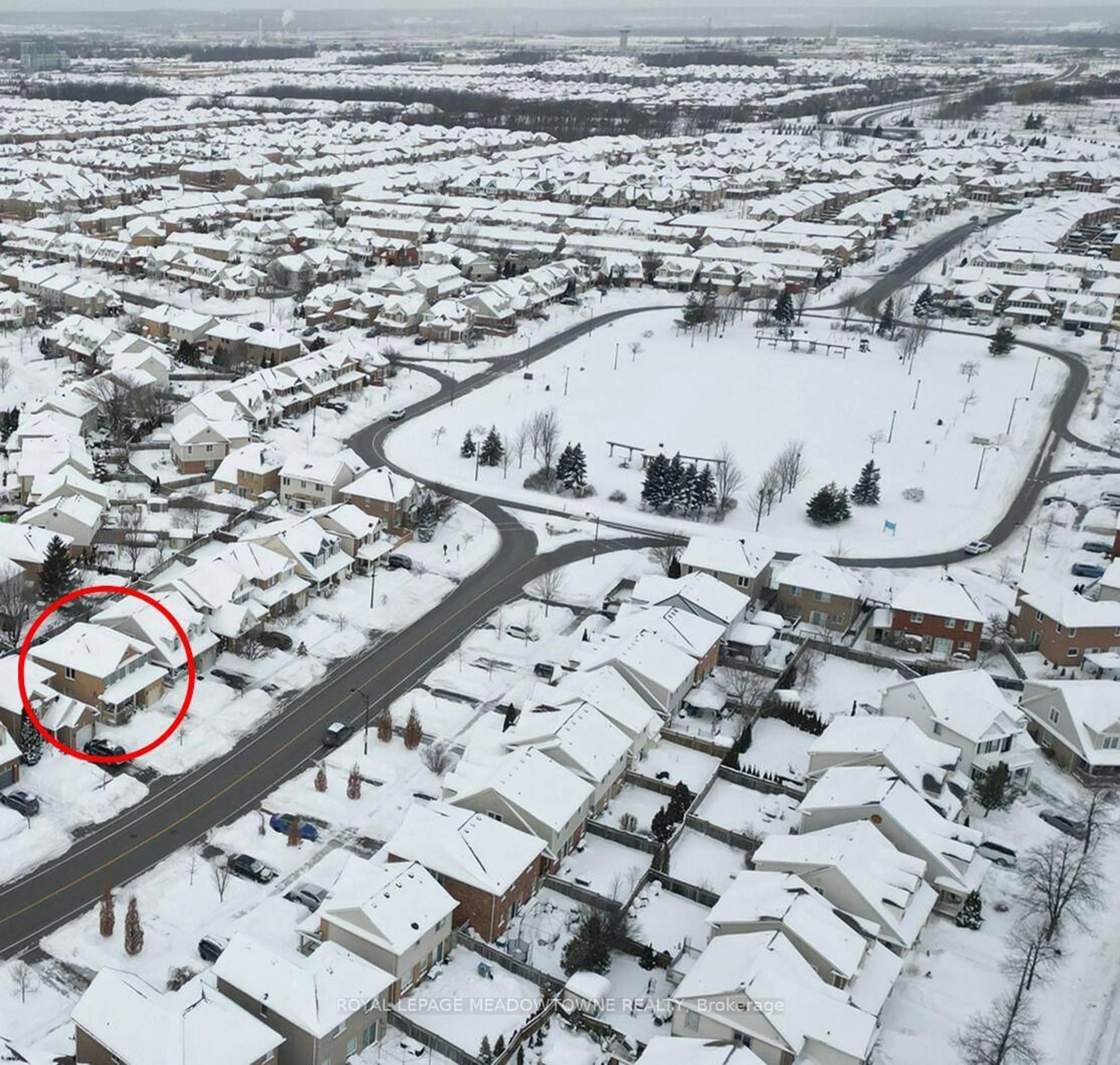 A pic from outside/outdoor area/front of a property/back of a property/a pic from drone, street for 488 Trudeau Dr, Milton Ontario L9T 5K1