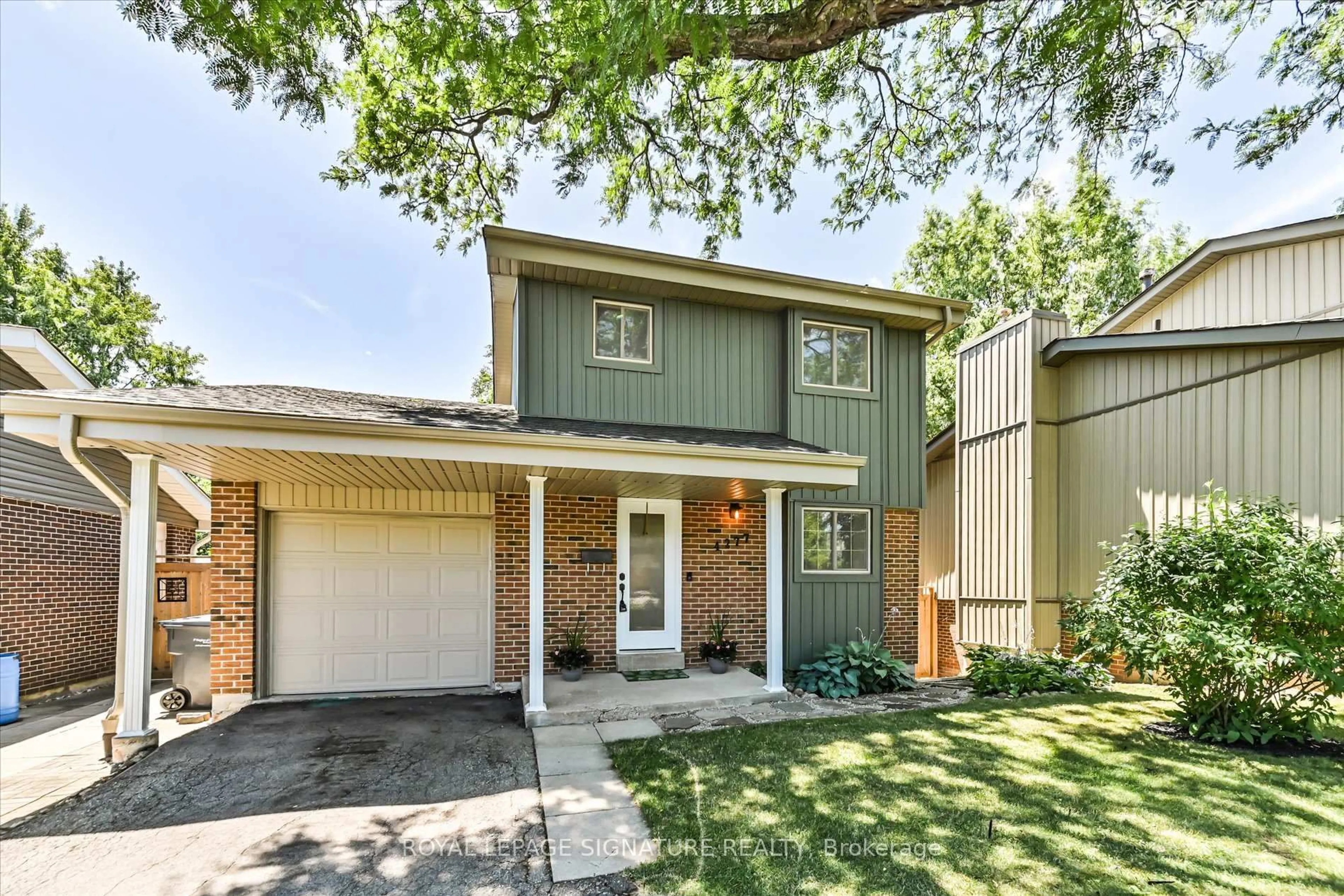 Home with brick exterior material, street for 4277 Jefton Cres, Mississauga Ontario L5L 1Z2