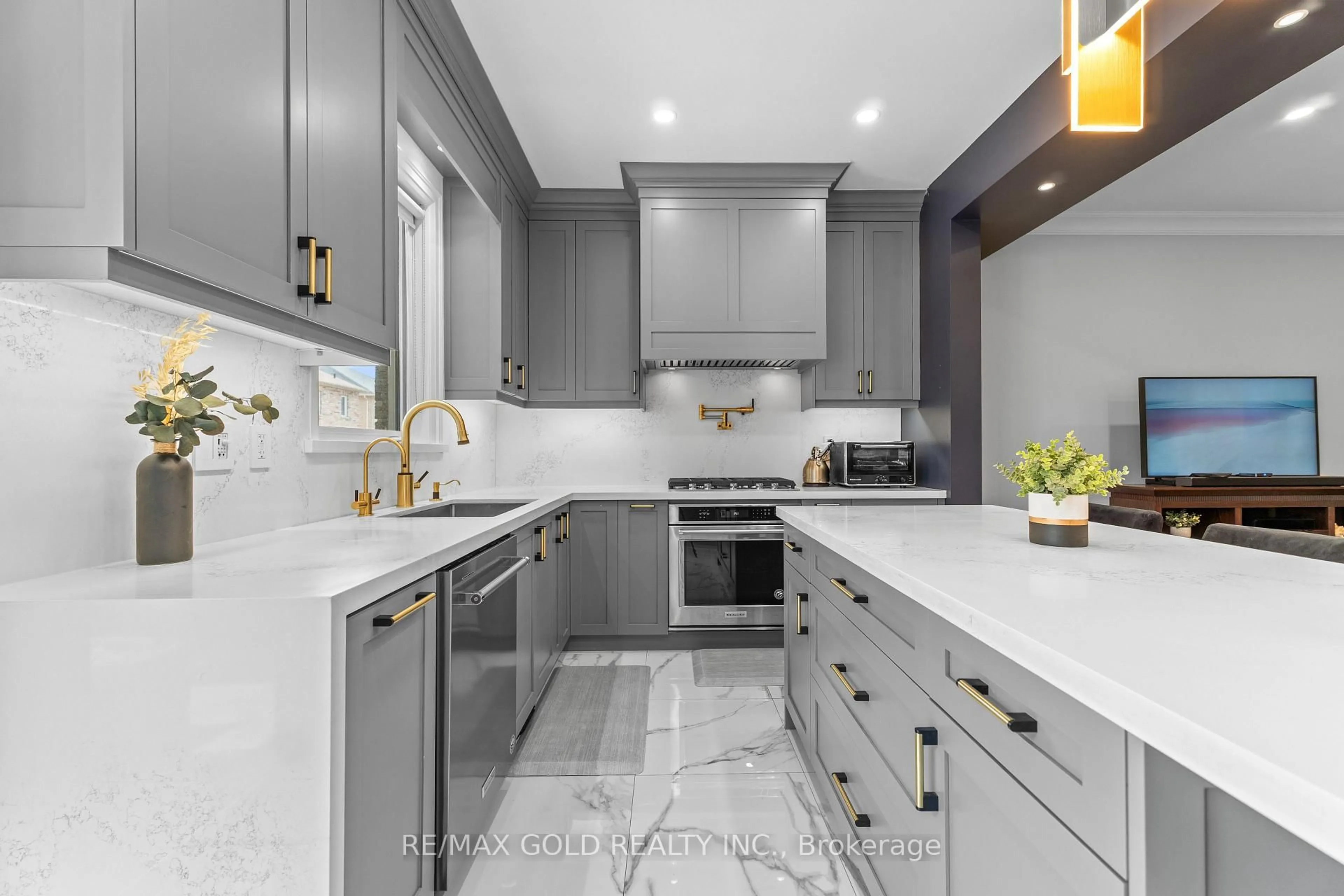 Contemporary kitchen, ceramic/tile floor for 52 Vanderpool Cres, Brampton Ontario L6P 3W7