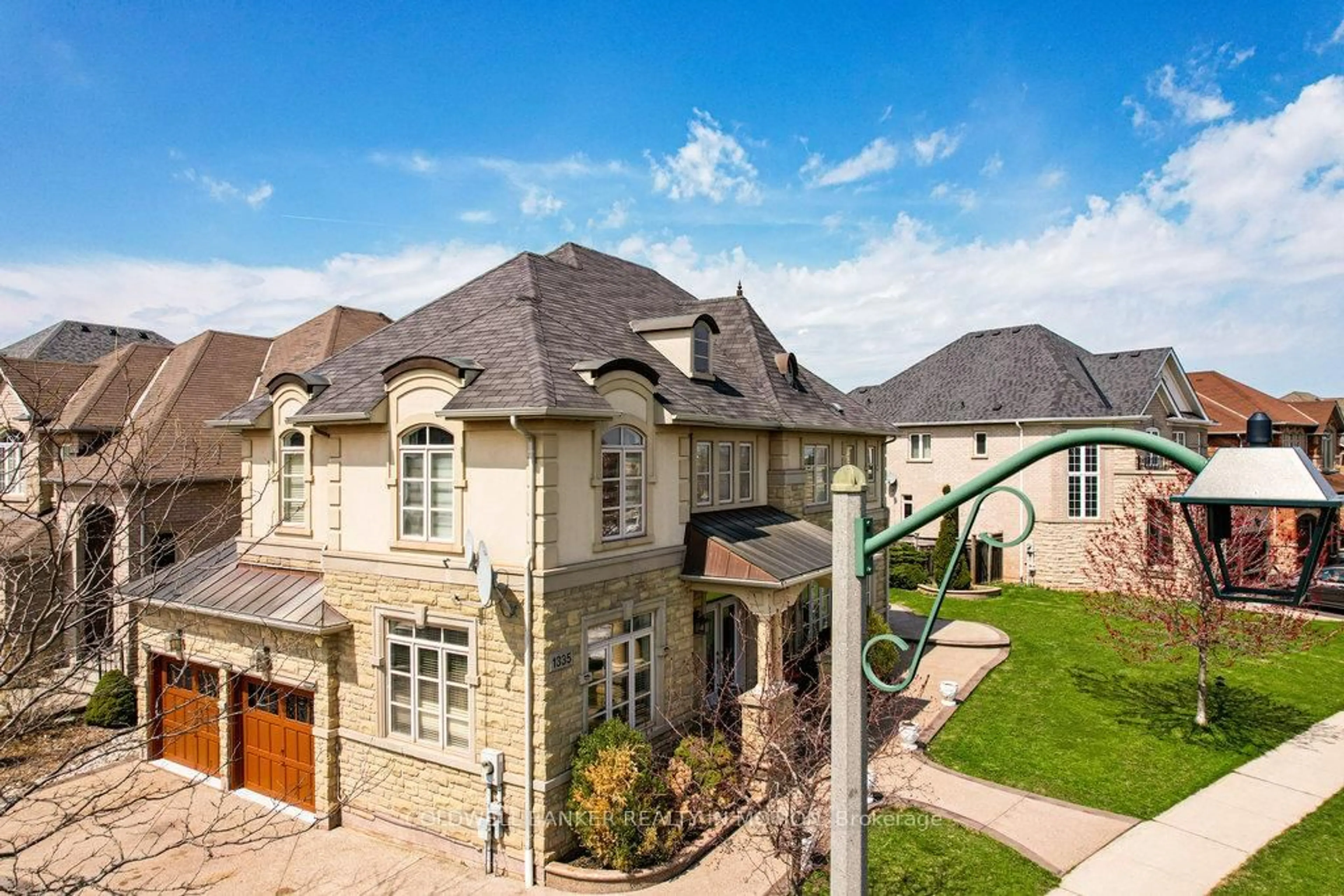 Home with brick exterior material, street for 1335 Arrowhead Rd, Oakville Ontario L6H 0B2