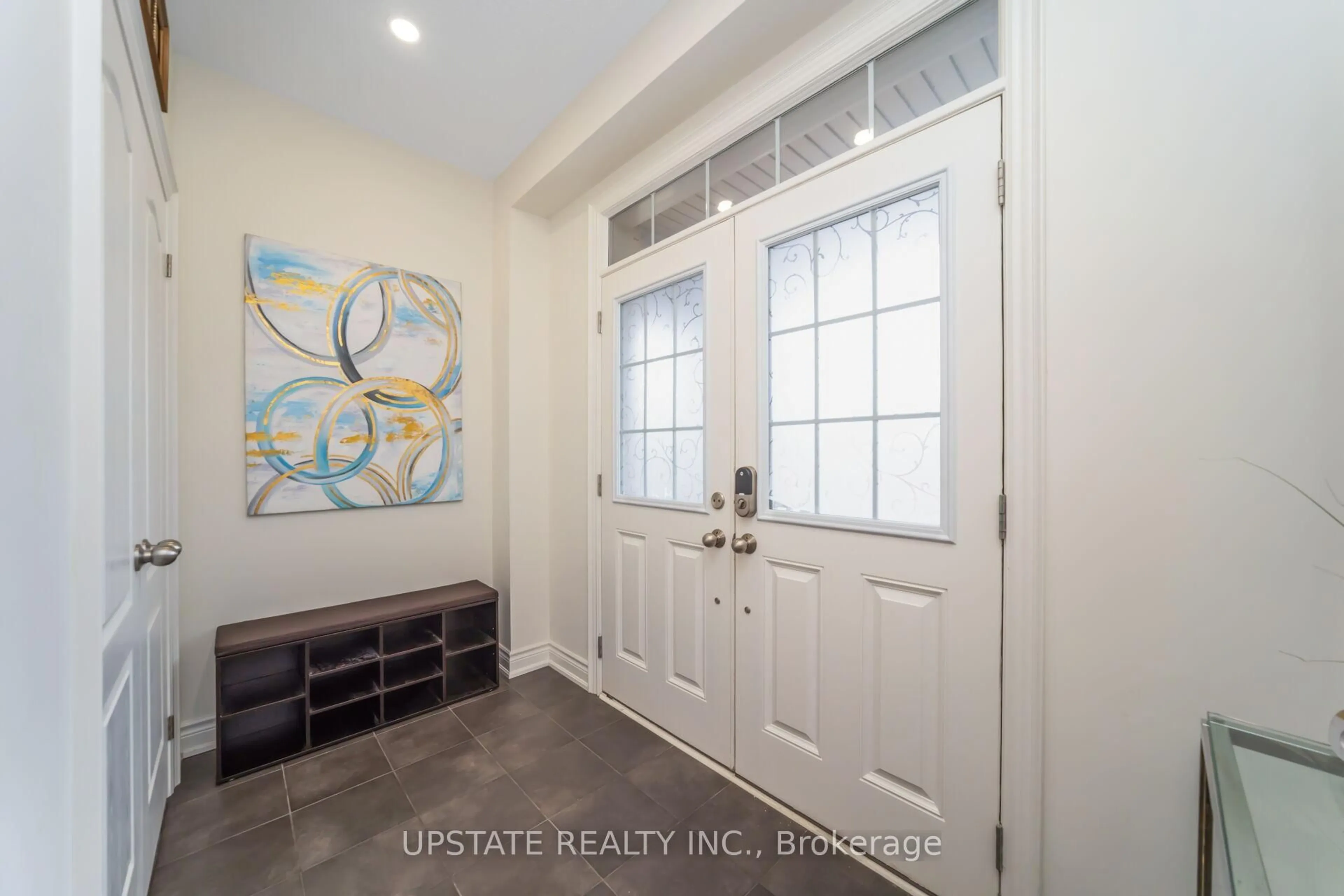 Indoor entryway for 38 Rising Hill Rdge, Brampton Ontario L6Y 6B5