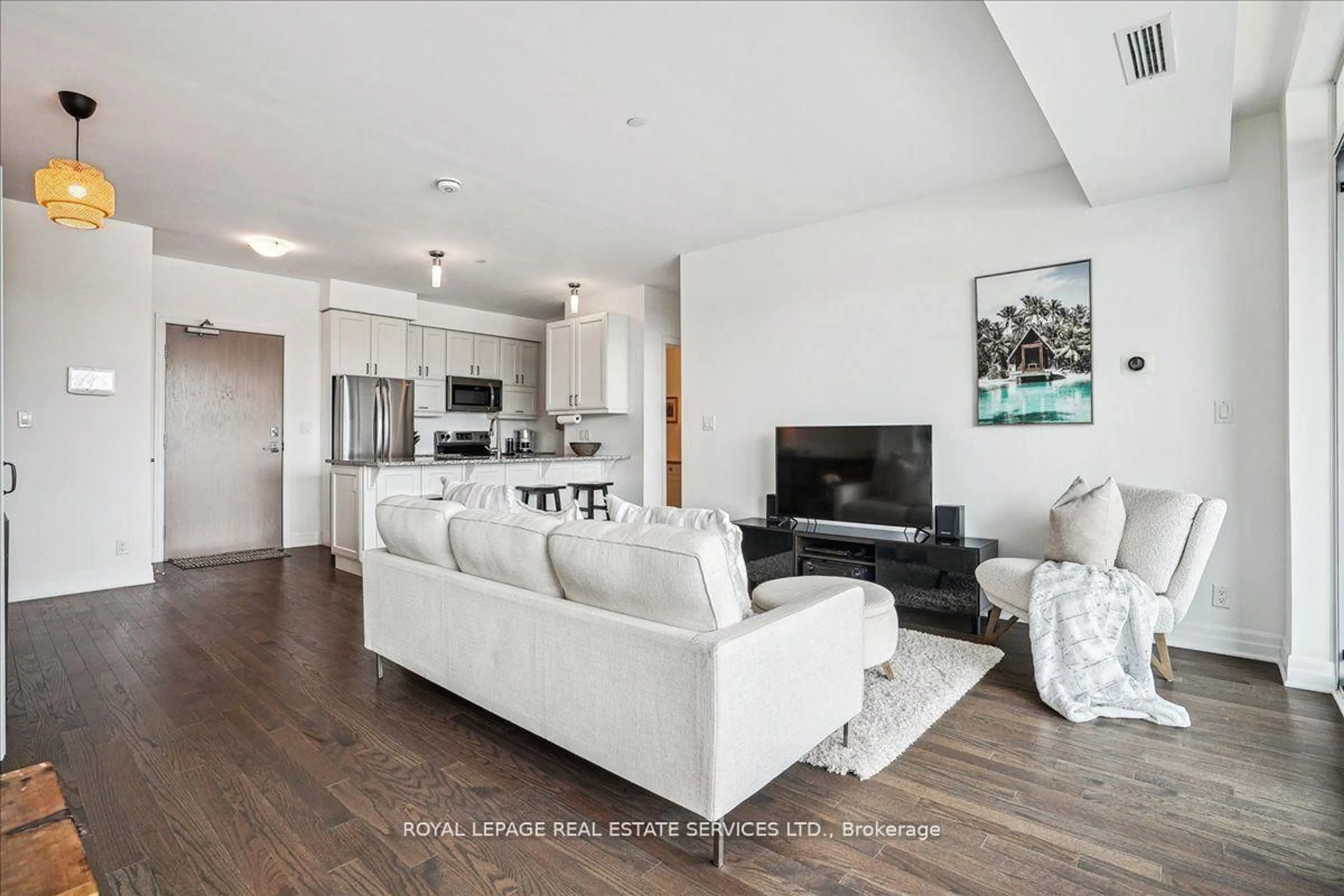 Living room with furniture, unknown for 3028 Creekshore Common #105, Oakville Ontario L6M 5K6