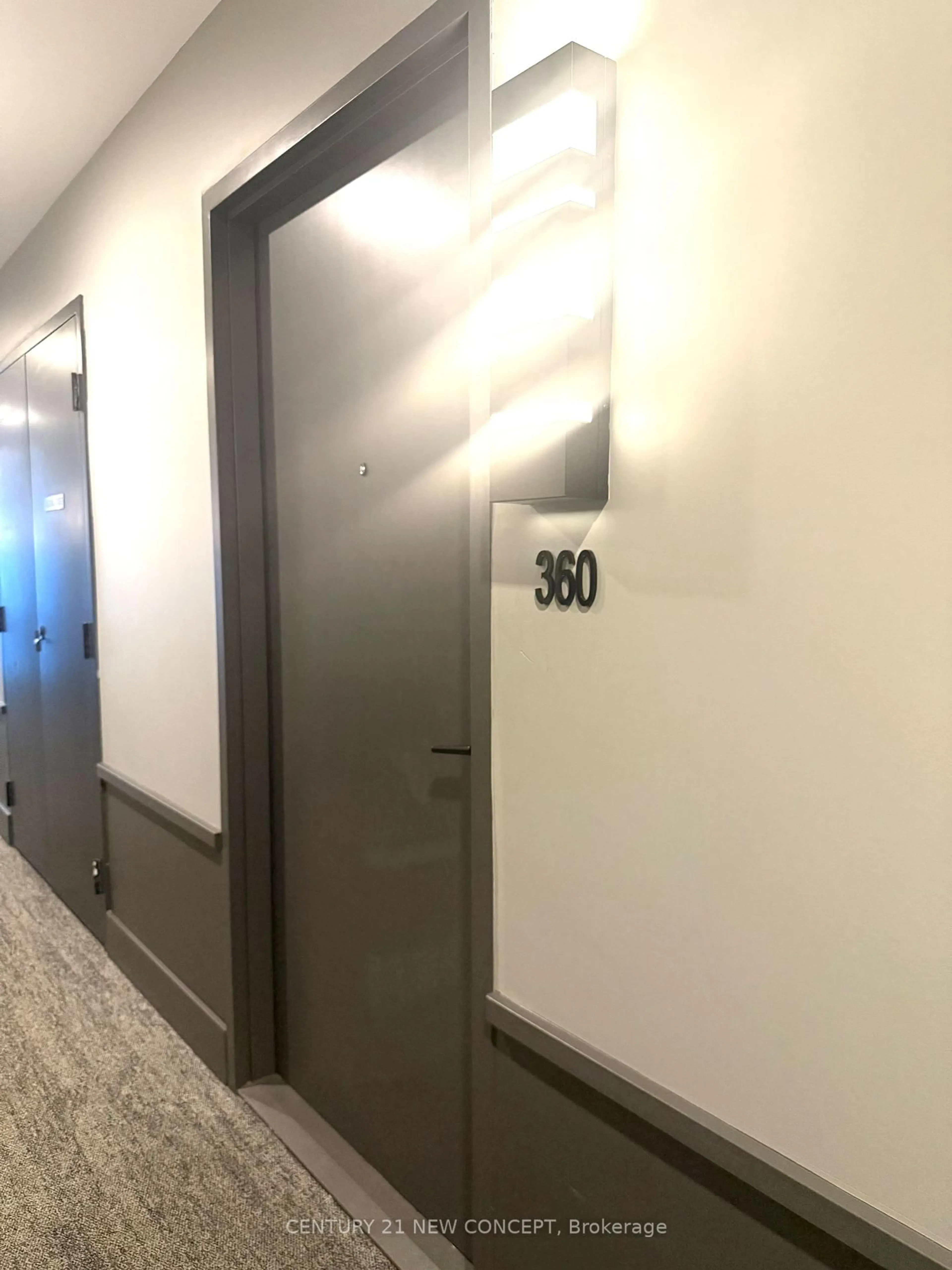 Indoor foyer for 2481 Taunton Rd #360, Oakville Ontario L6H 3R7