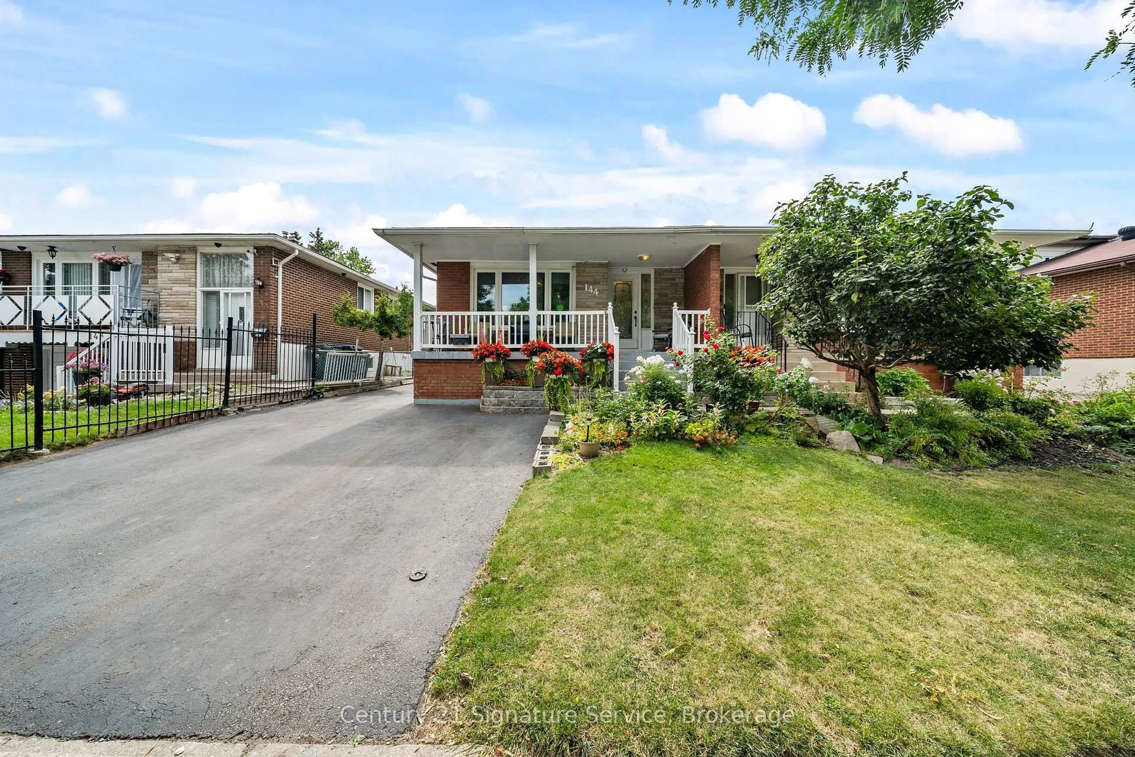 Home with brick exterior material, street for 144 Voltarie Cres, Mississauga Ontario L5A 2A4