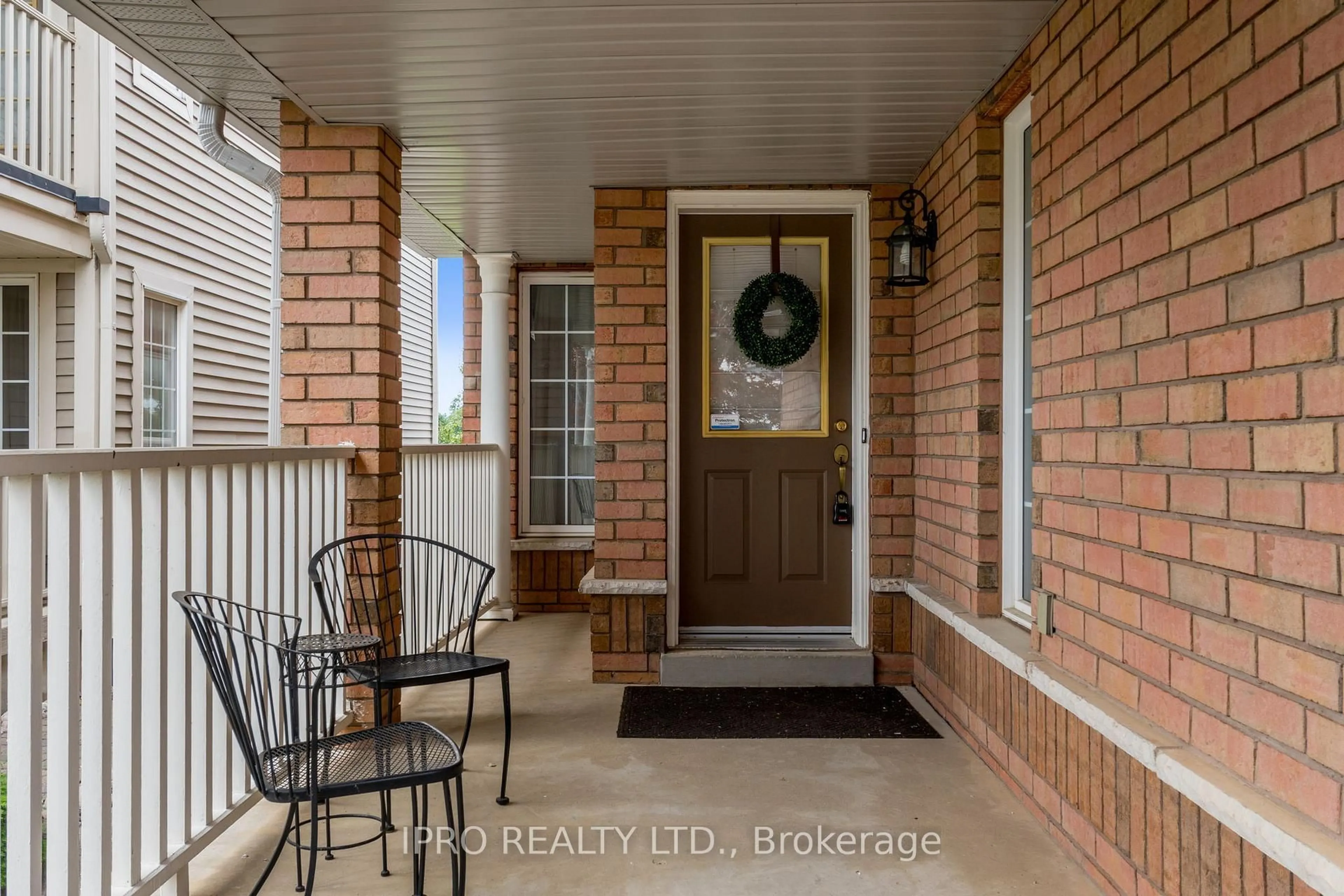 Indoor entryway for 14 Porchlight Rd, Brampton Ontario L6X 4S3
