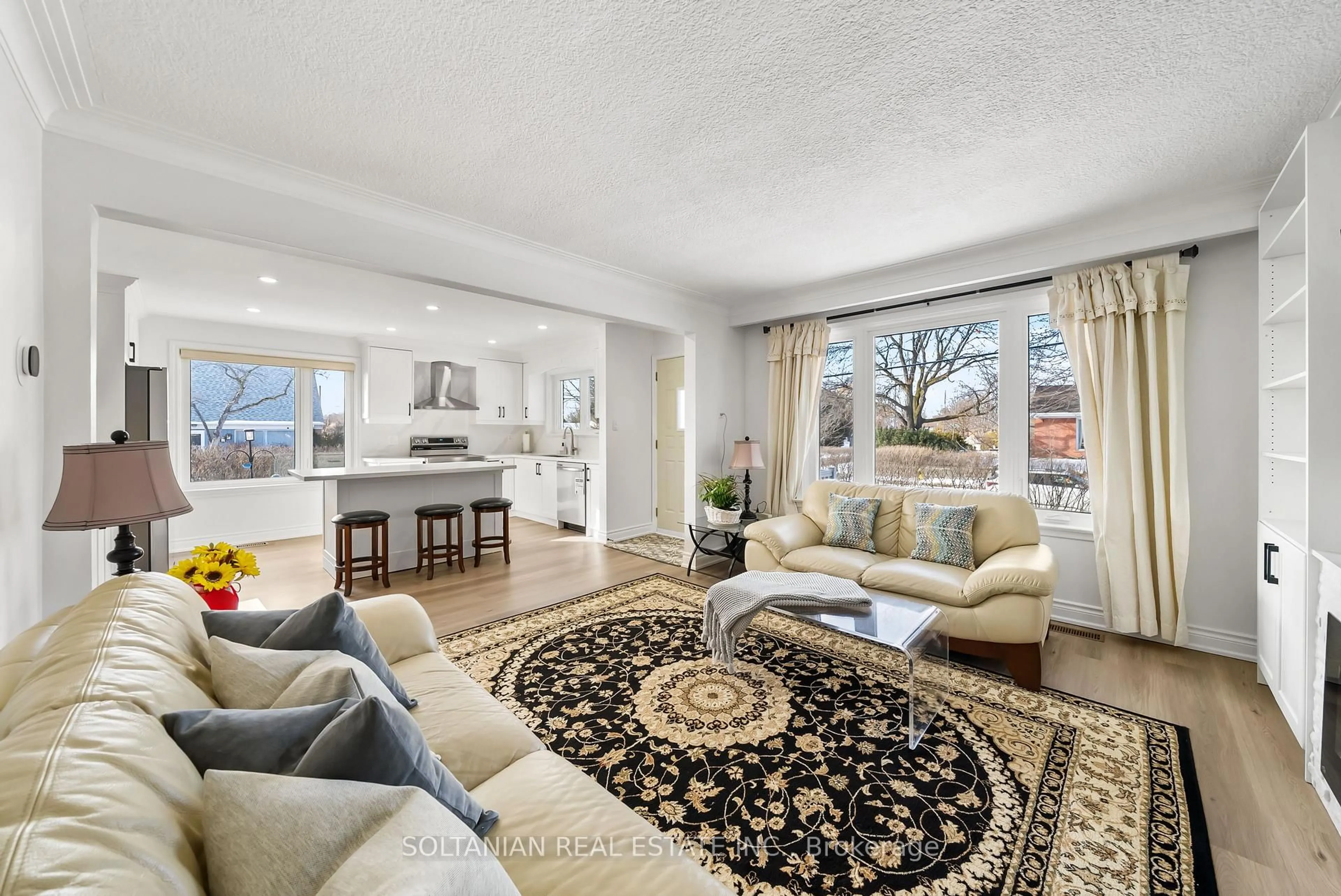 Living room with furniture, unknown for 29 Sealcove Dr, Toronto Ontario M9C 2C7