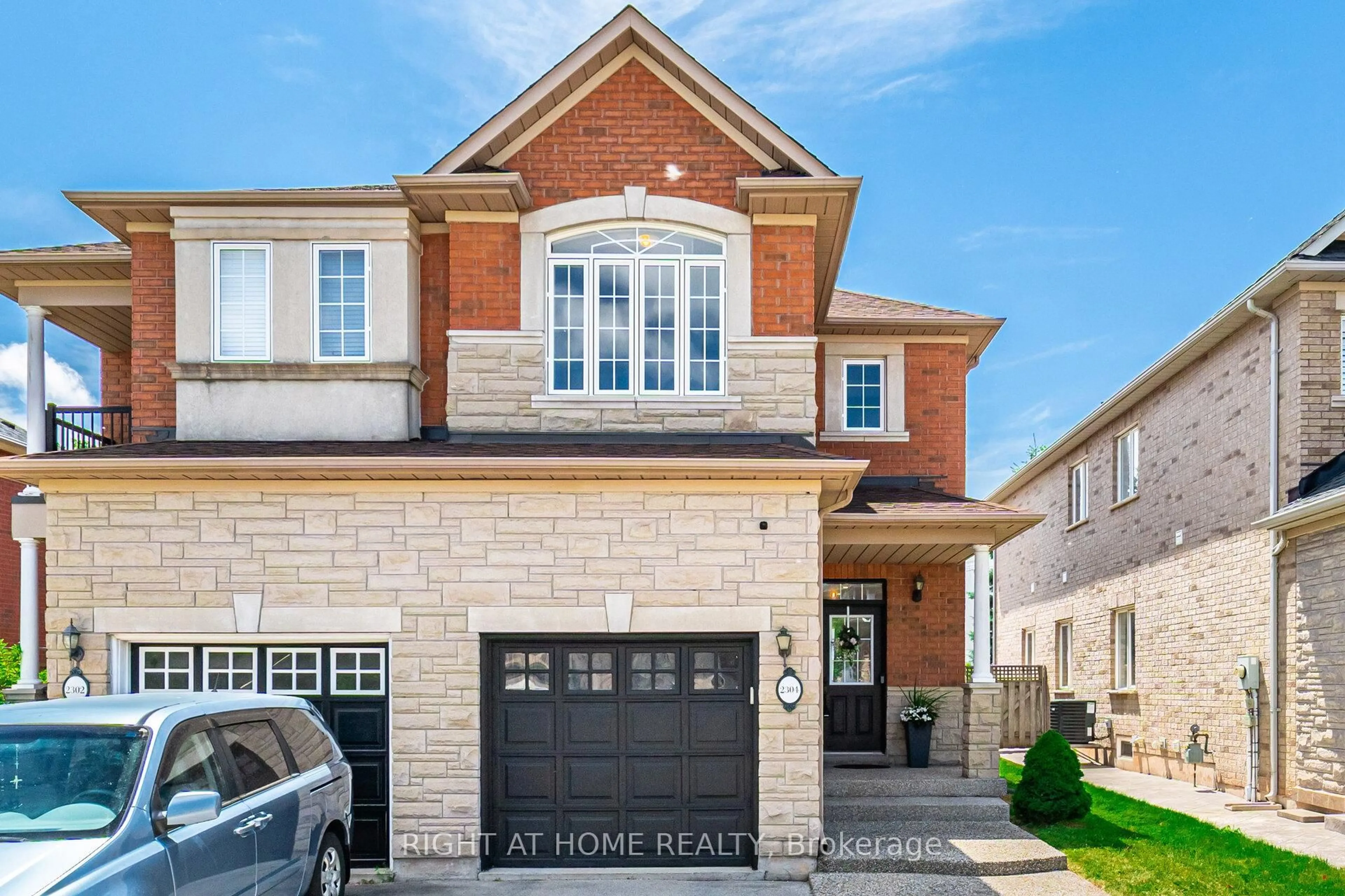Home with brick exterior material, street for 2304 Newcastle Cres, Oakville Ontario L6M 4P5