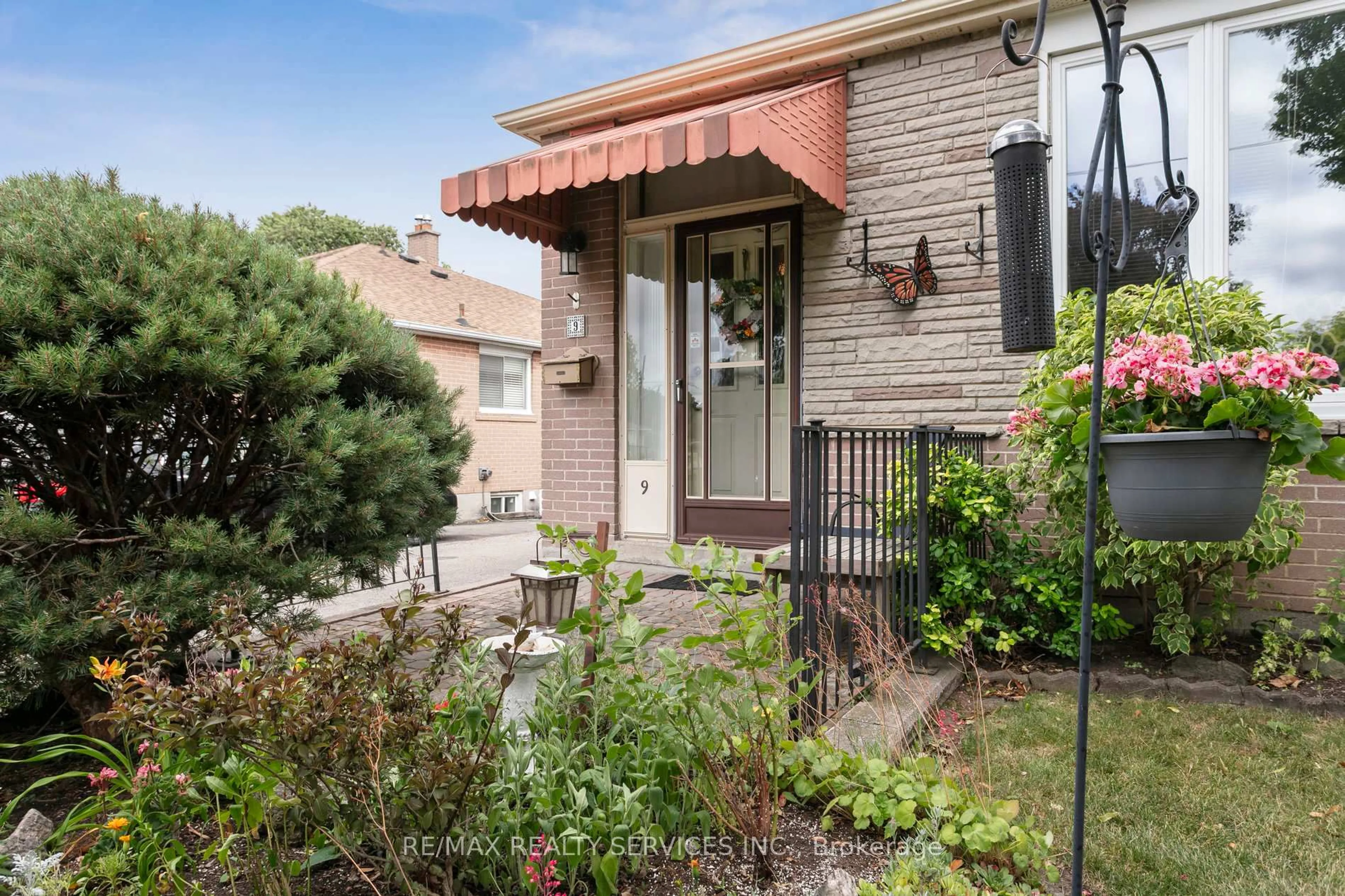 Home with brick exterior material, street for 9 Algonquin Blvd, Brampton Ontario L6T 1R7