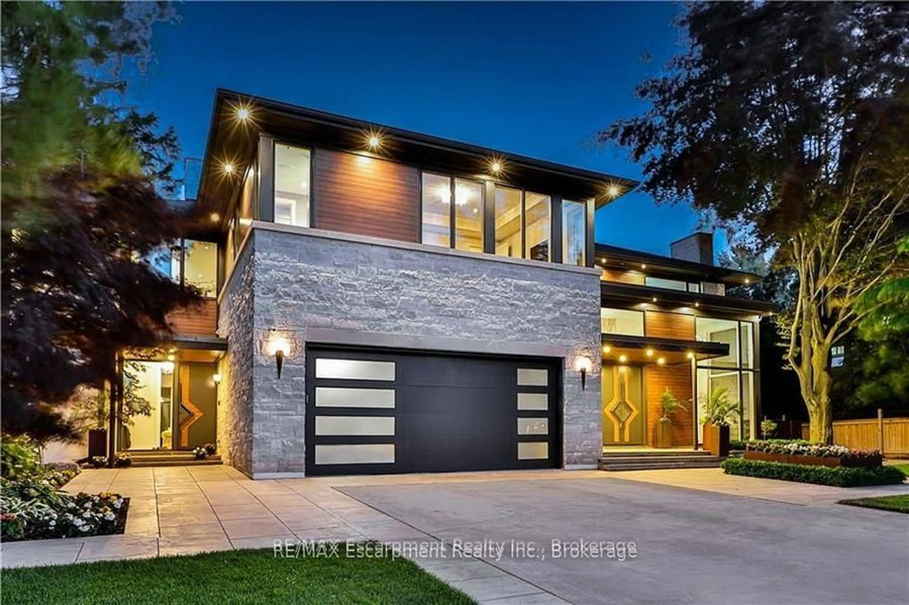 Home with brick exterior material, street for 2250 Chancery Lane, Oakville Ontario L6J 6A3