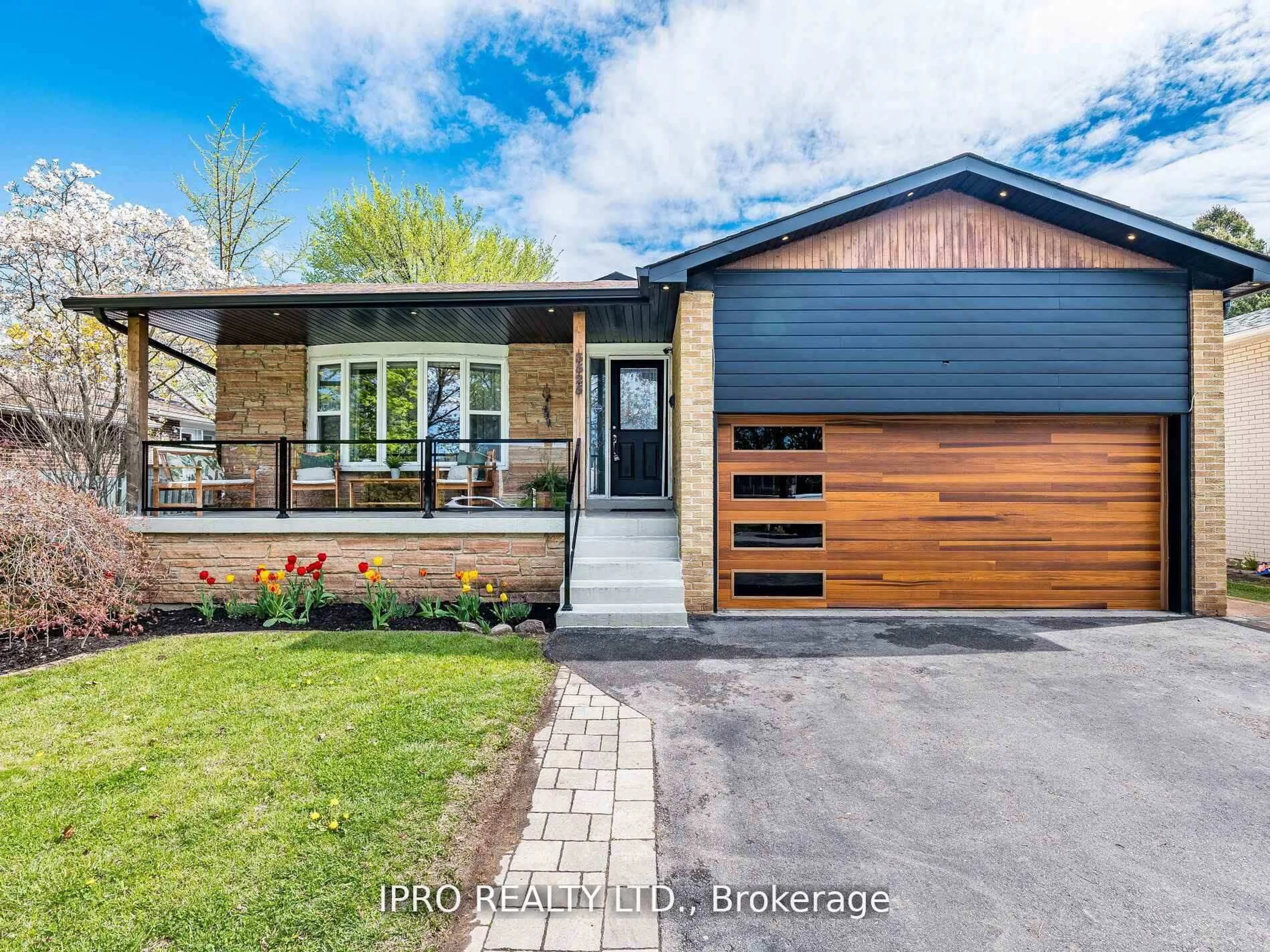 Home with brick exterior material, street for 3525 Burningelm Cres, Mississauga Ontario L4Y 3L2