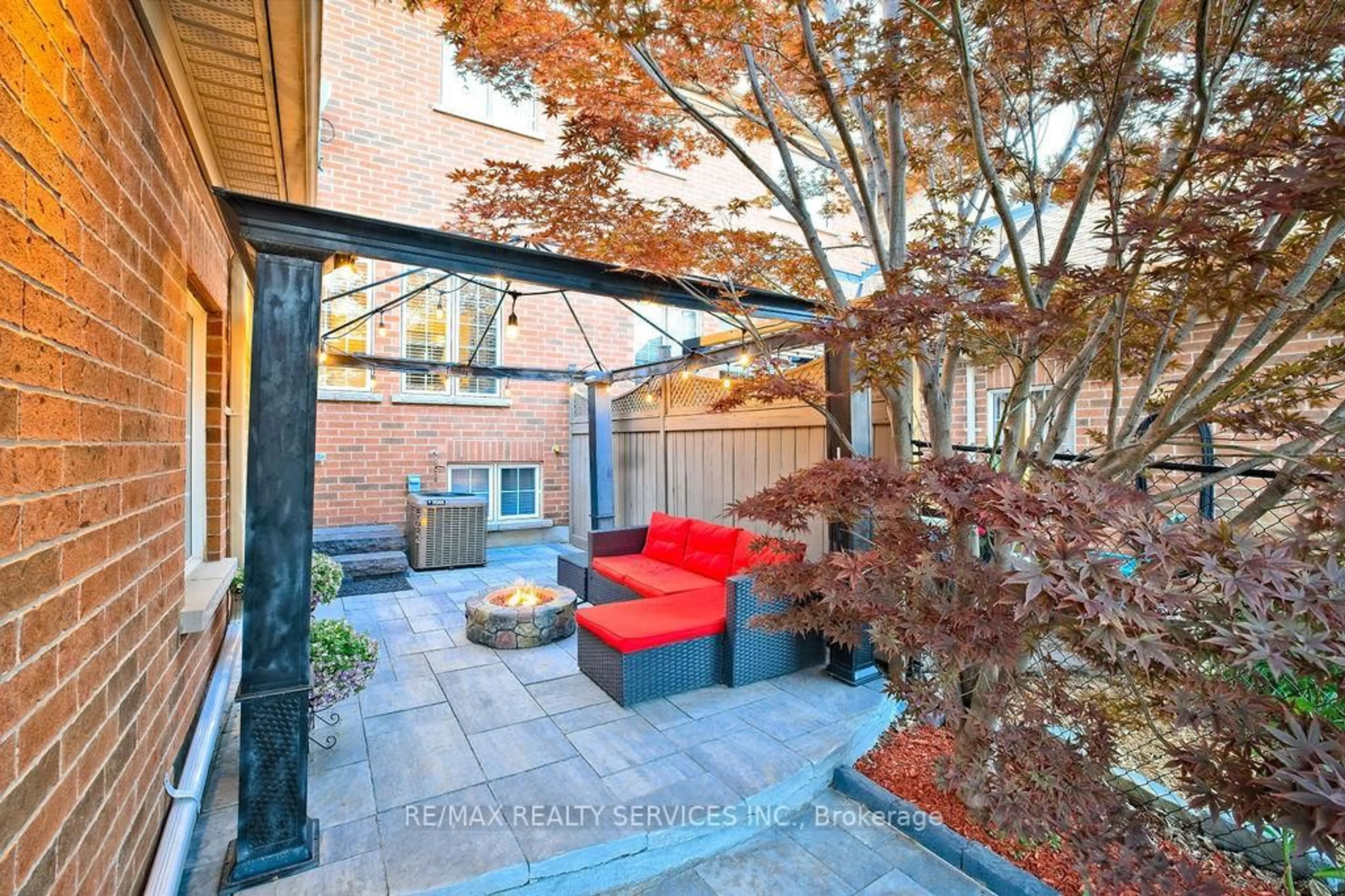 Patio, street for 3540 Eglinton Ave, Mississauga Ontario L5M 7P4