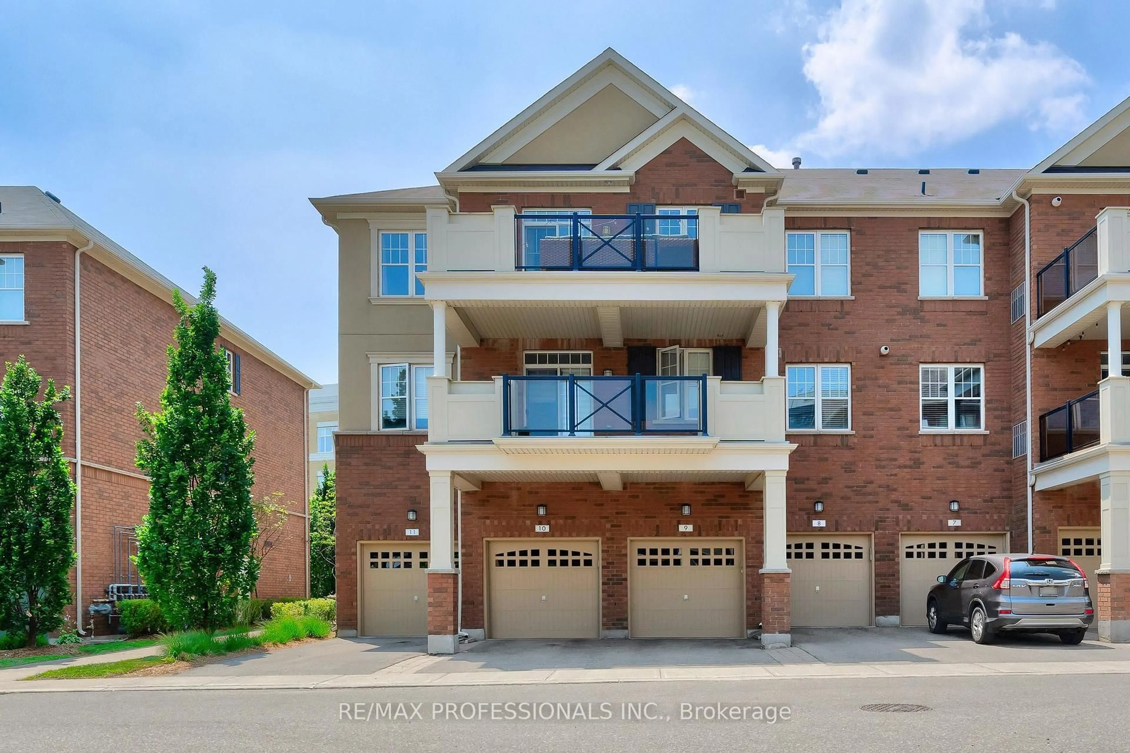 Home with brick exterior material, unknown for 2339 Sawgrass Dr #301, Oakville Ontario L6H 0L1
