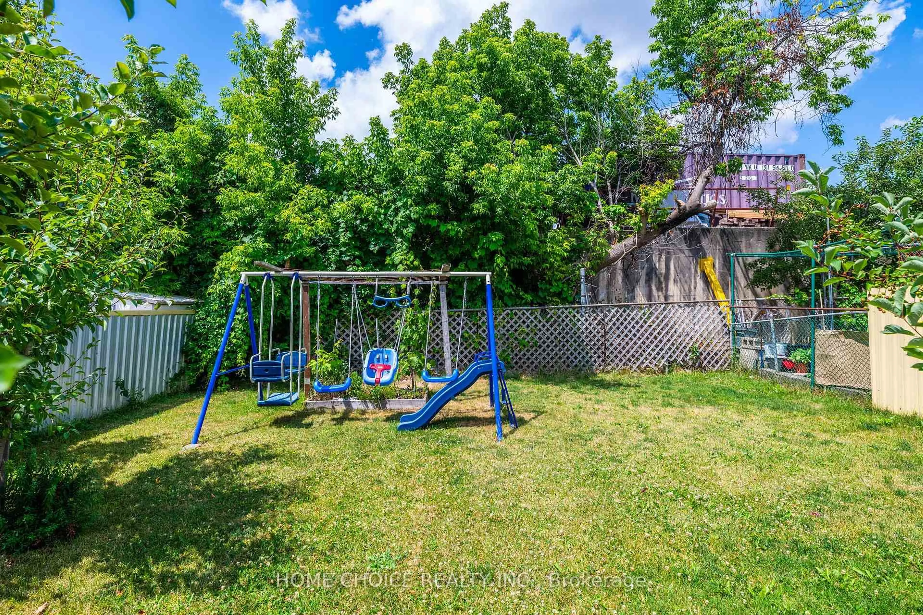 Patio, unknown for 50 Fennimore Cres, Toronto Ontario M3N 1G8