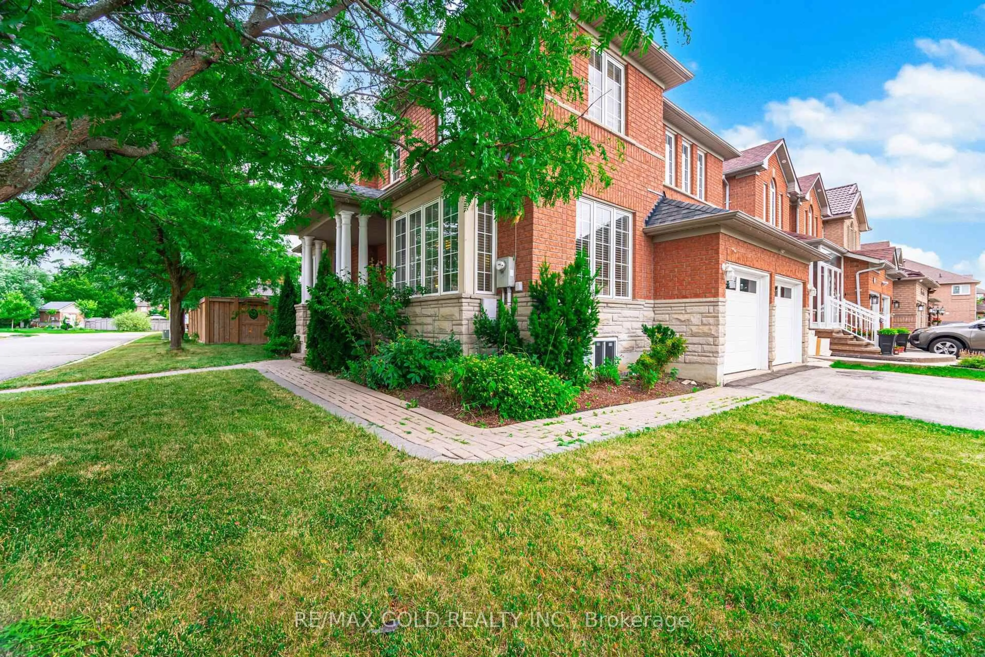 Home with brick exterior material, street for 14 Martineau Rd, Brampton Ontario L6P 1H2