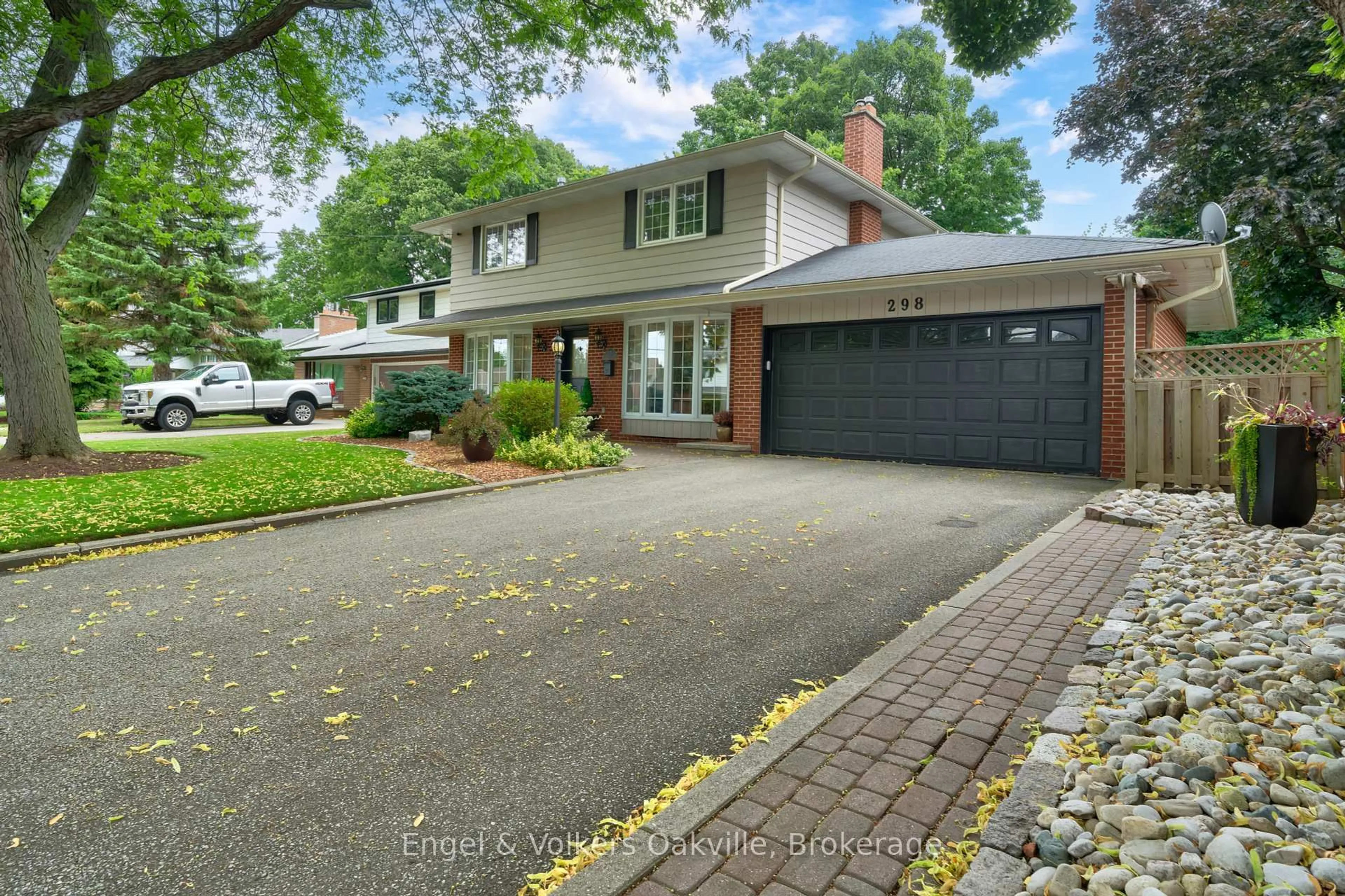 Home with brick exterior material, street for 298 Edrich Crt, Mississauga Ontario L5A 1R3