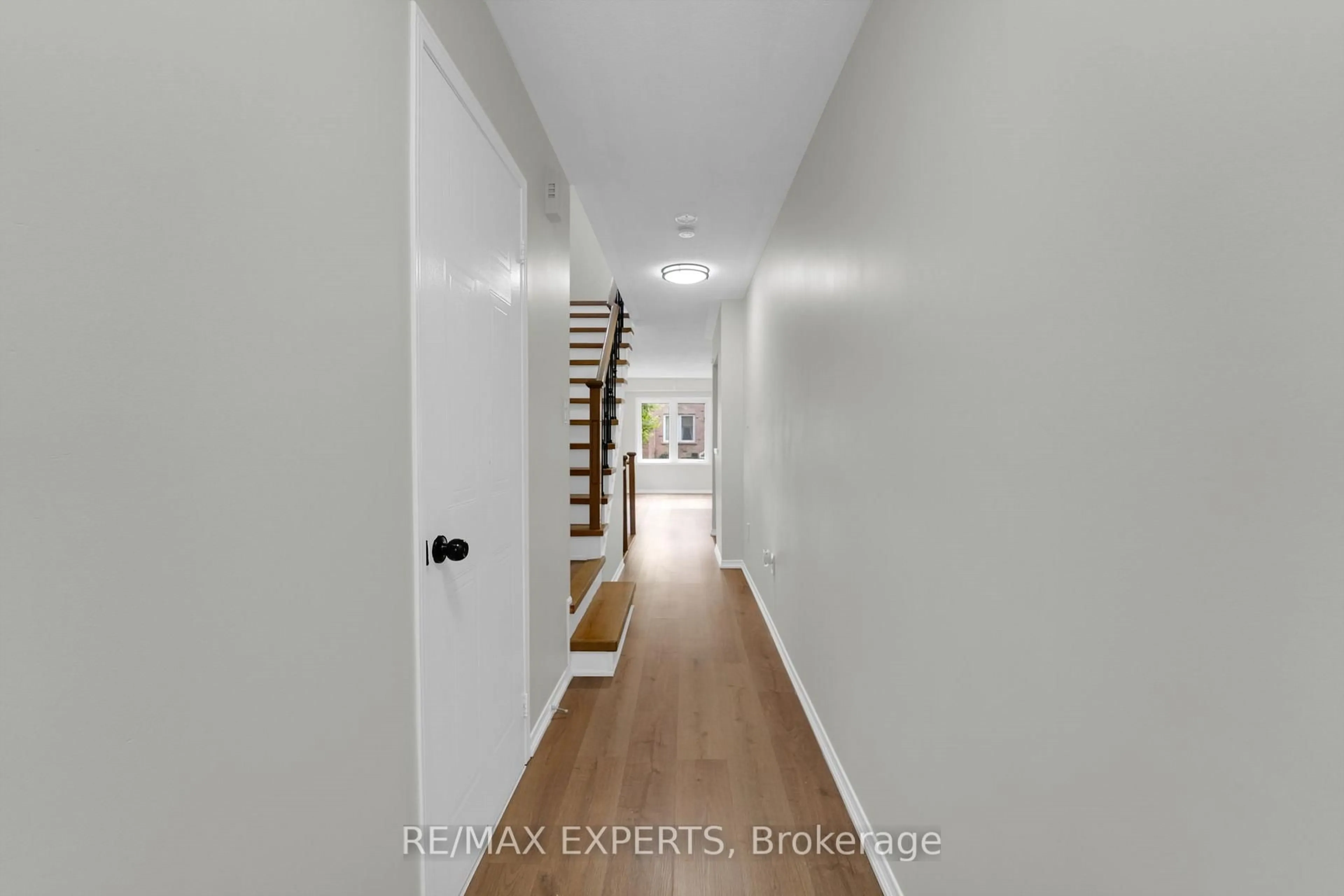 Indoor entryway for 86 Joymar Dr, Mississauga Ontario L5M 7Z6