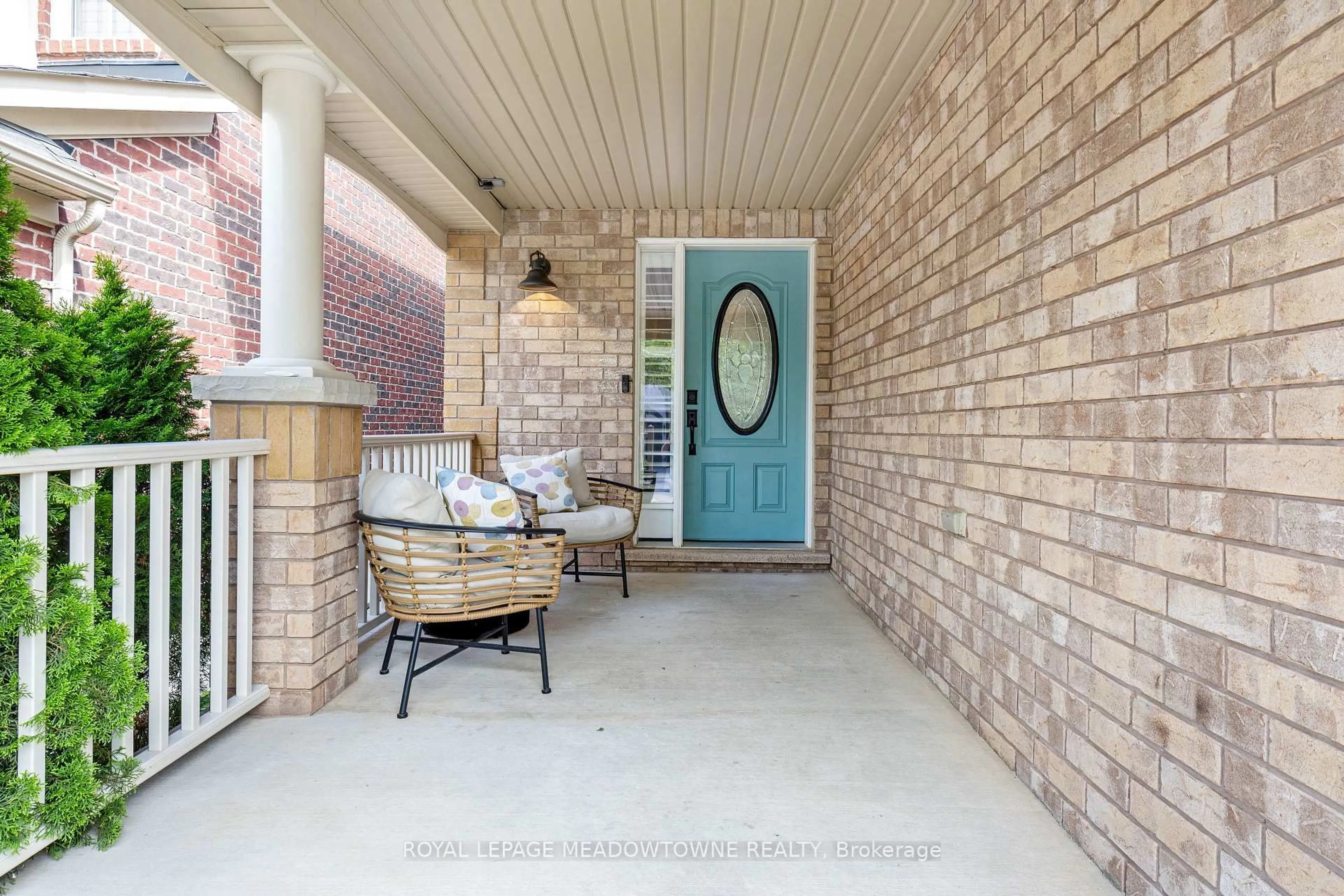 Indoor entryway for 847 Etherington Way, Milton Ontario L9T 0Z1