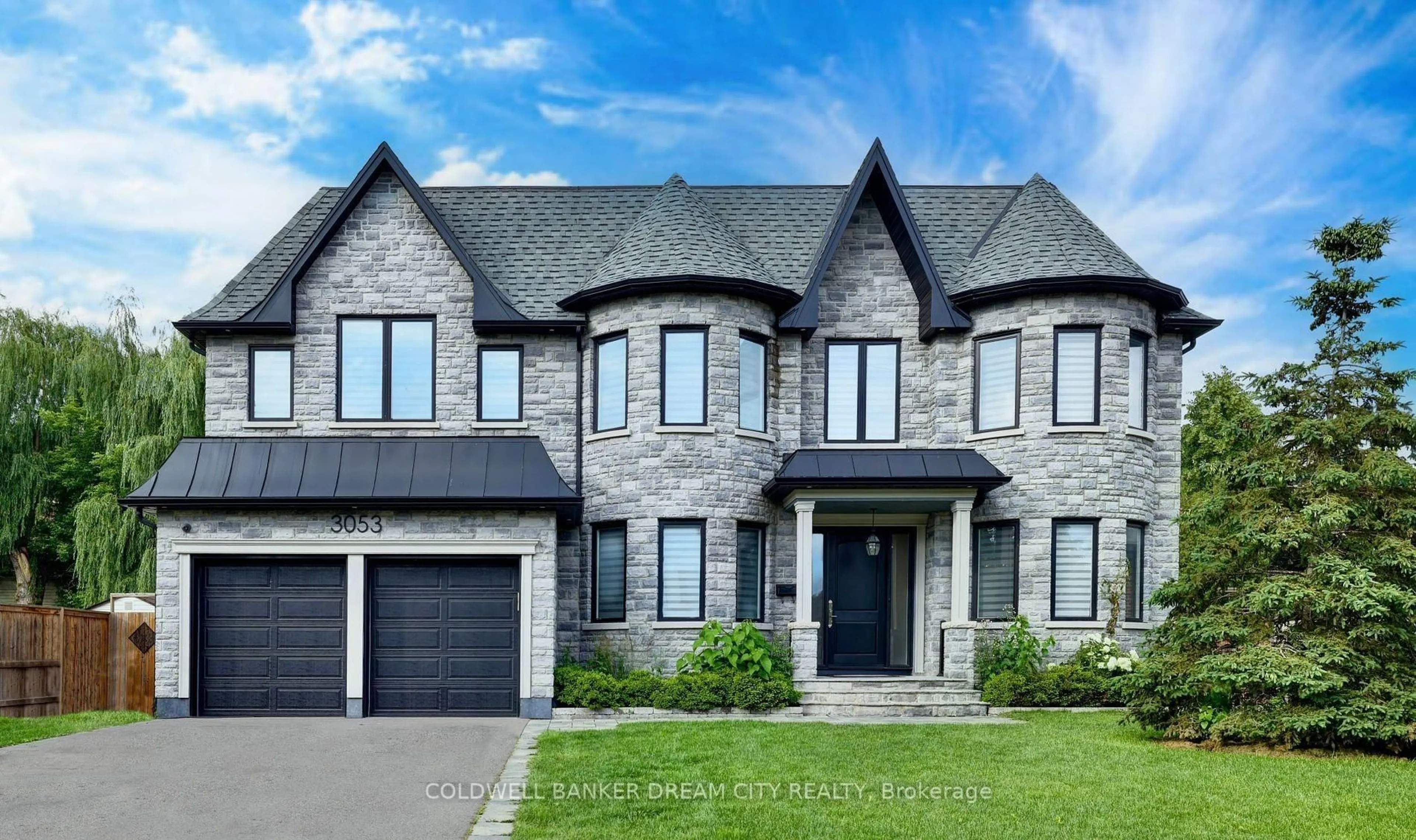 Home with brick exterior material, street for 3053 Franze Dr, Mississauga Ontario L5A 2R8