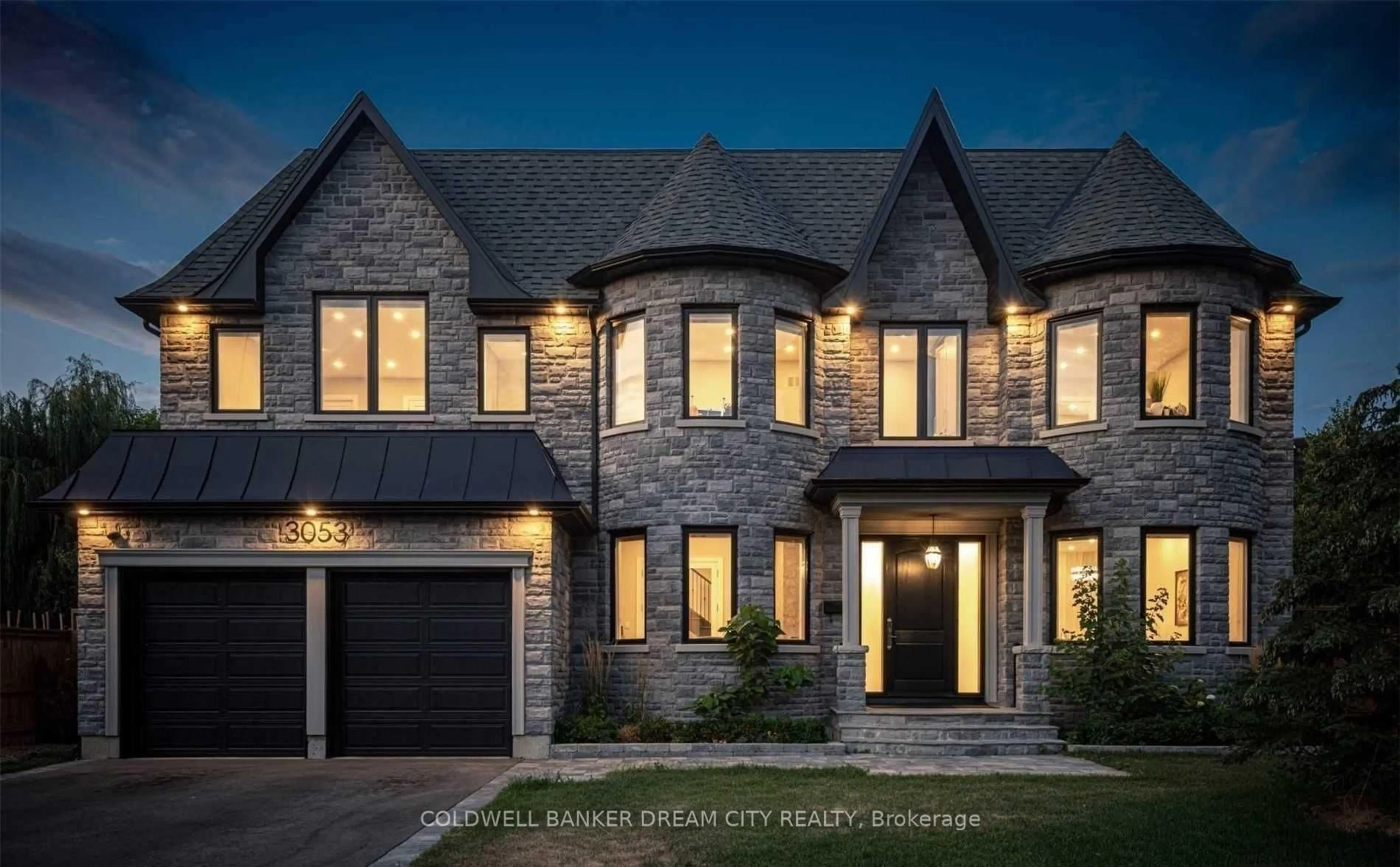 Home with brick exterior material, street for 3053 Franze Dr, Mississauga Ontario L5A 2R8