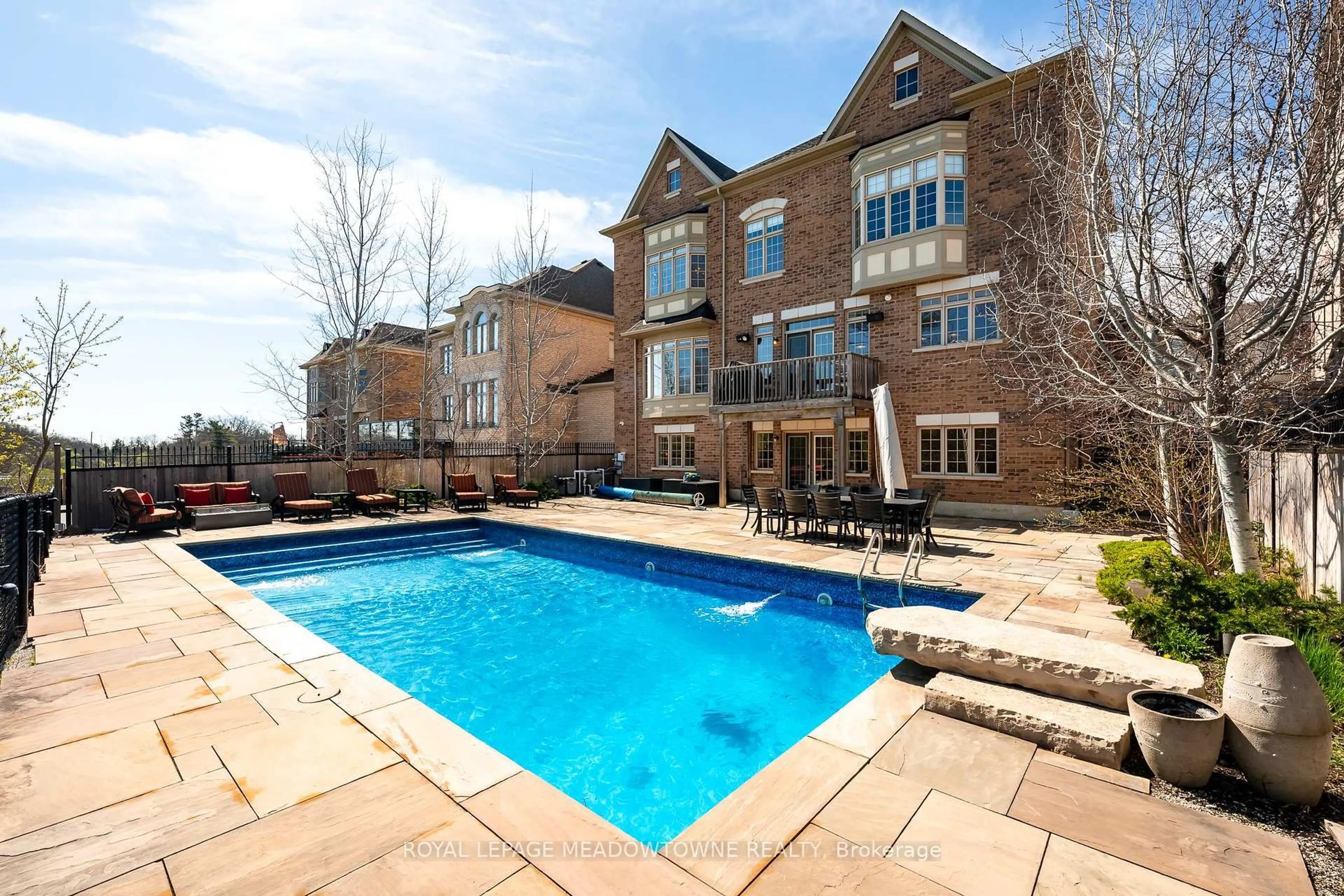 Pool for 60 Adamsville Rd, Brampton Ontario L6X 2X4