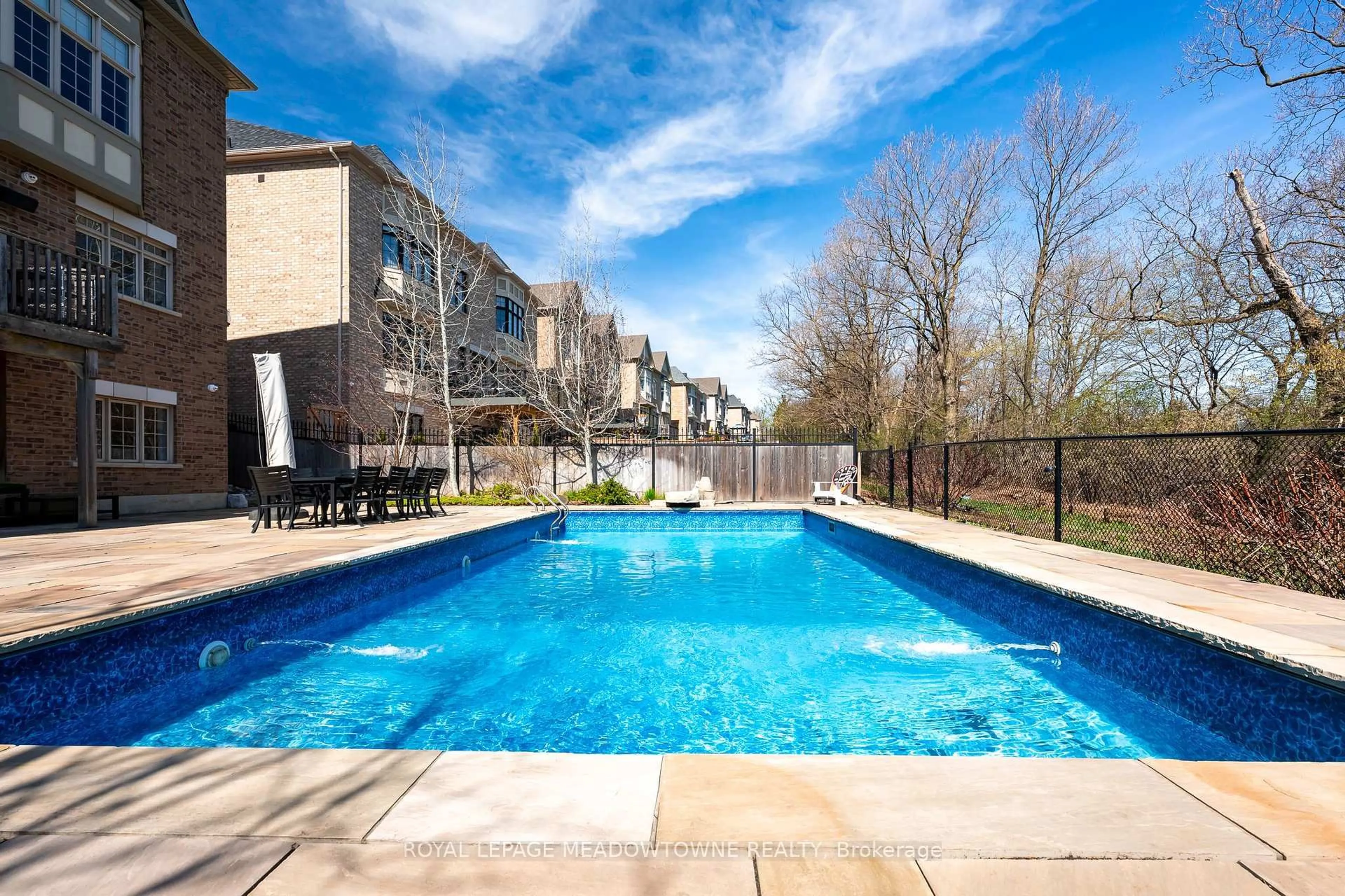 Pool for 60 Adamsville Rd, Brampton Ontario L6X 2X4