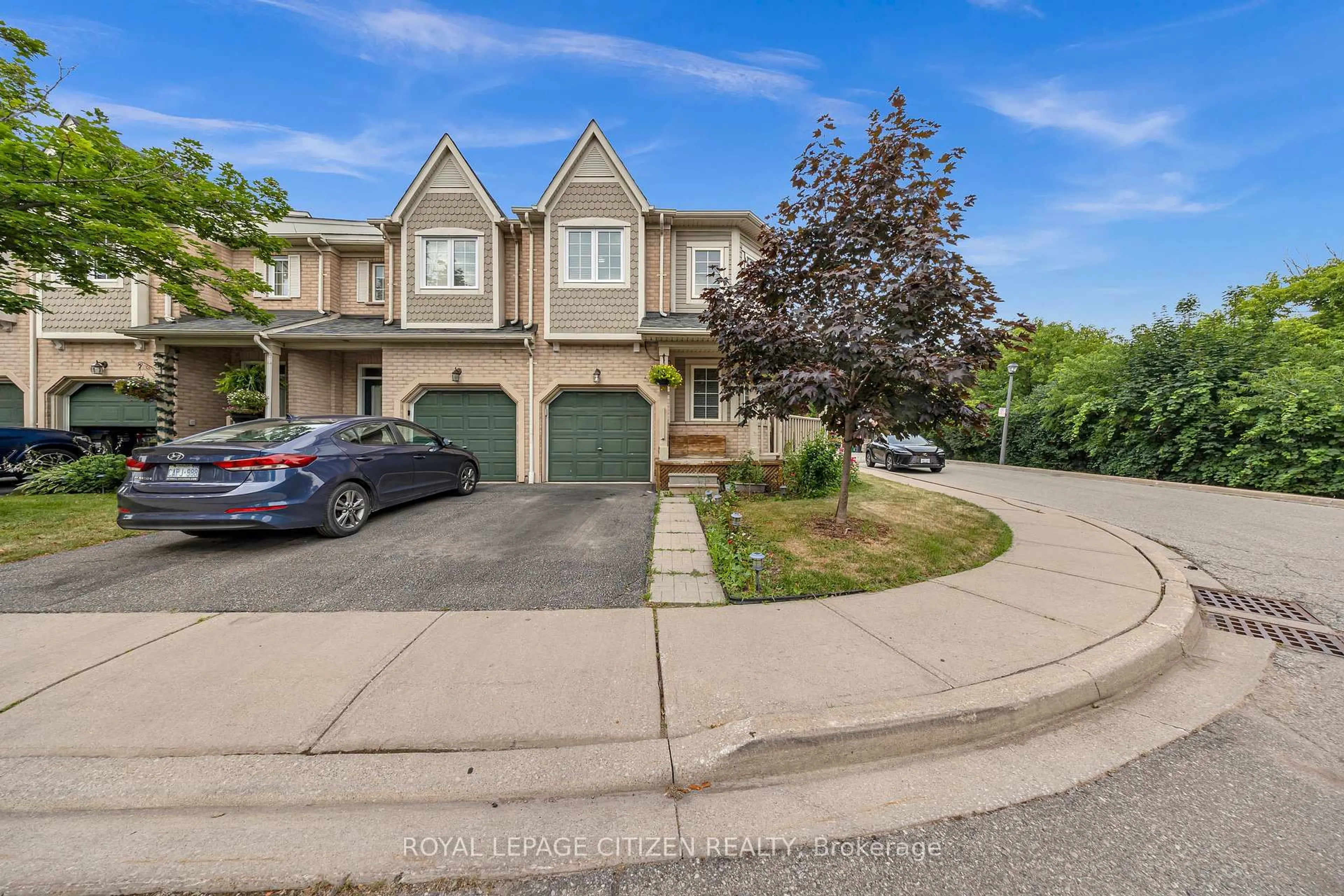 A pic from outside/outdoor area/front of a property/back of a property/a pic from drone, street for 7190 Atwood Lane #37, Mississauga Ontario L5N 7Y6