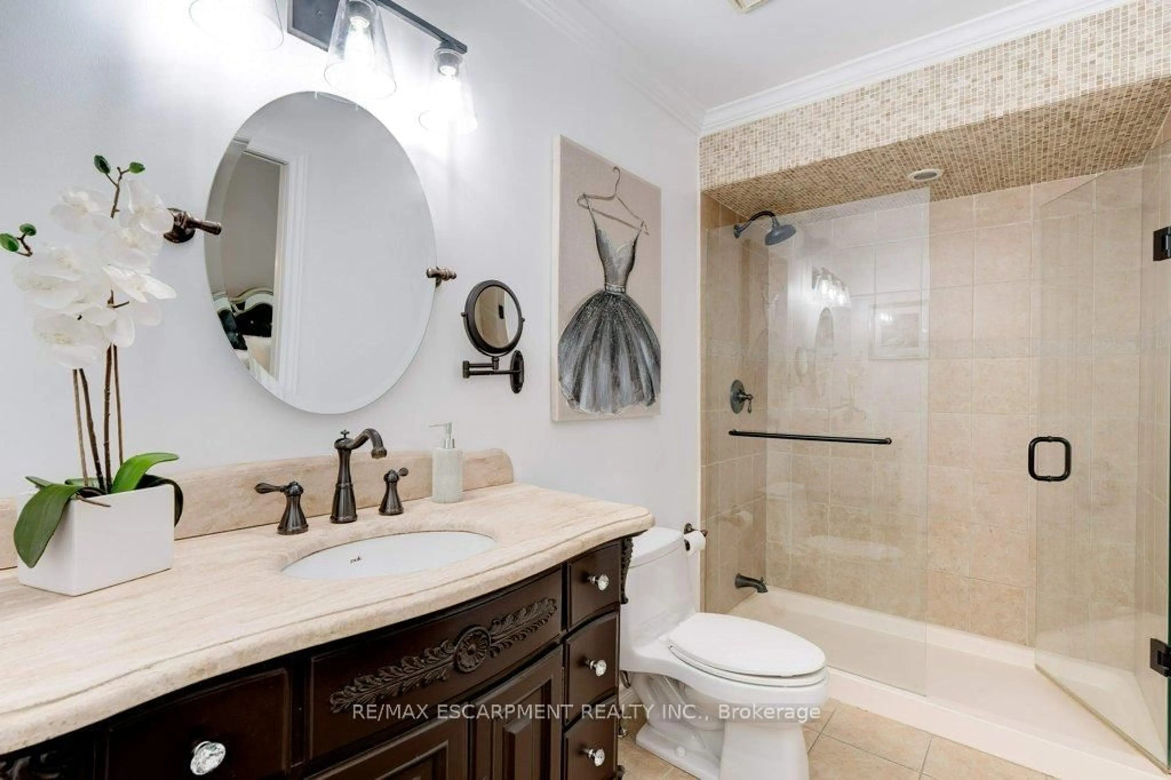 Contemporary bathroom, ceramic/tile floor for 1280 Maple Crossing Blvd #11, Burlington Ontario L7S 2G1