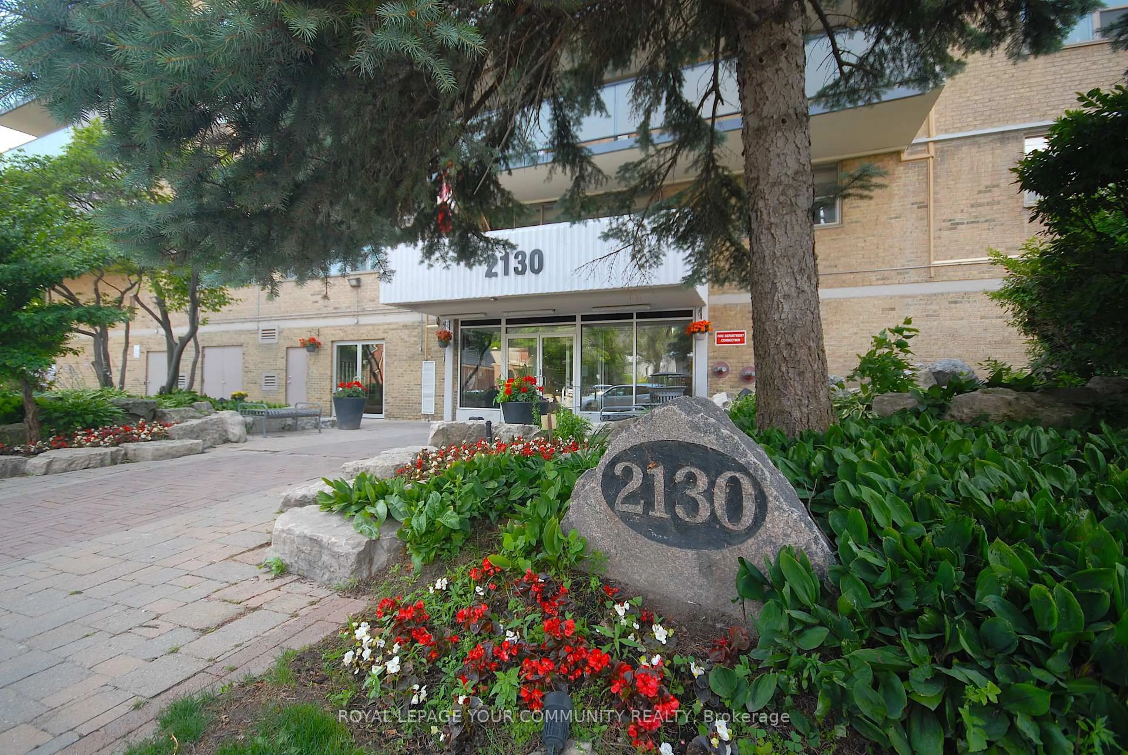 Unknown for 2130 Weston Rd #901, Toronto Ontario M9N 3R9